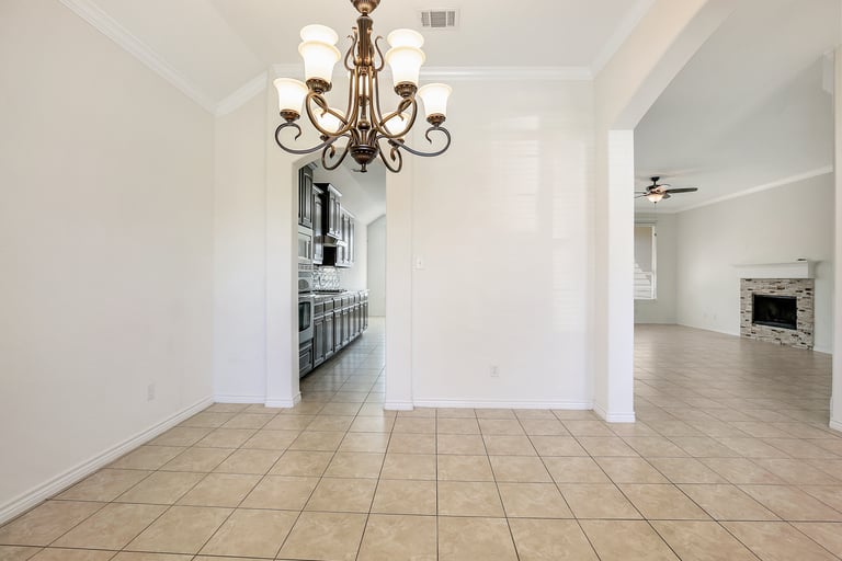 Photo 10 of 27 - 1104 Hidden Lake Dr, Burleson, TX 76028