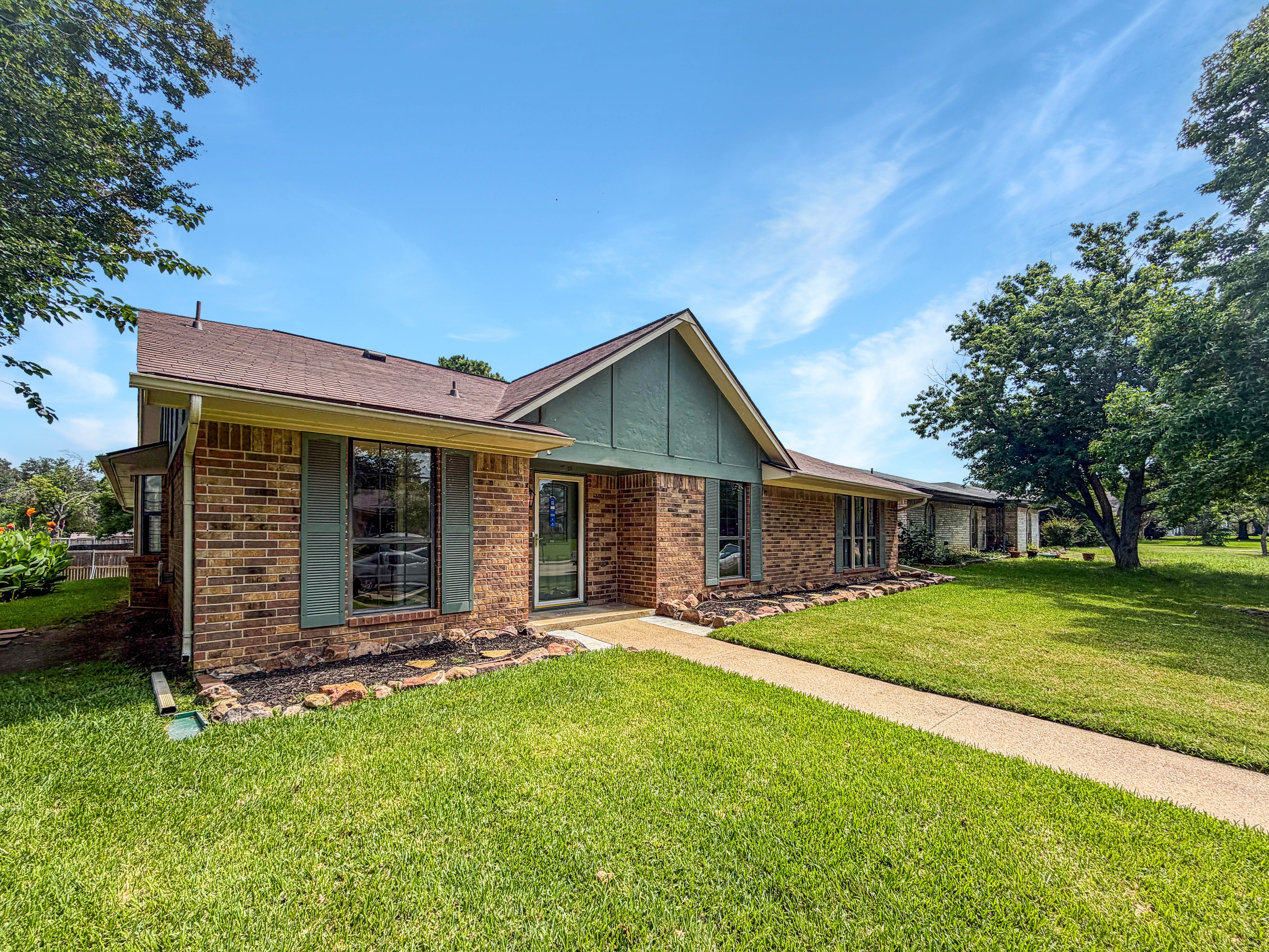 Photo 7 of 26 of 1857 El Paso St, Lewisville, TX