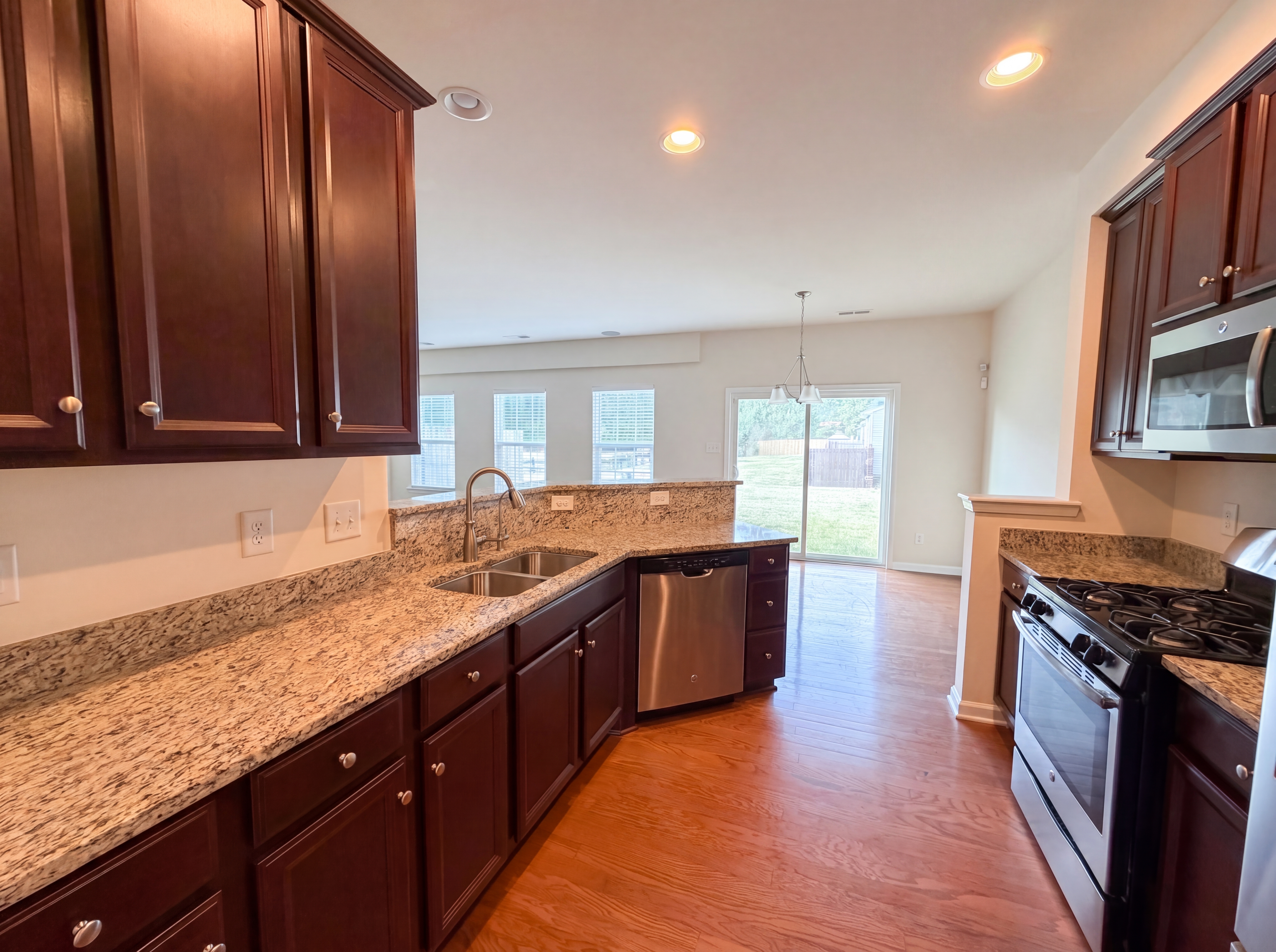 Photo 2 of 18 of 3713 Banana Ln, Midlothian, VA