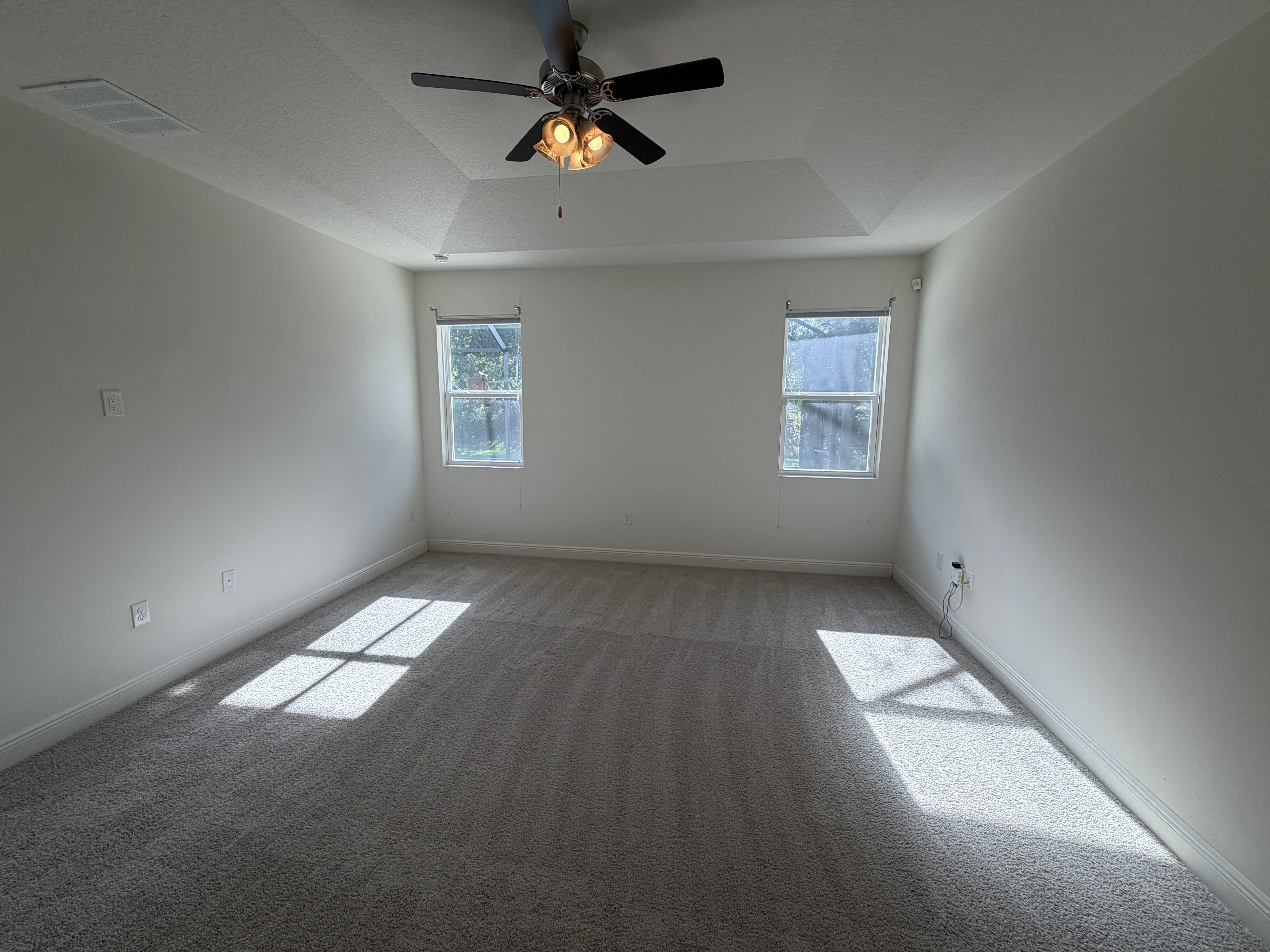 Photo 4 of 32 of 6435 Monserrat Dr, Vero Beach, FL