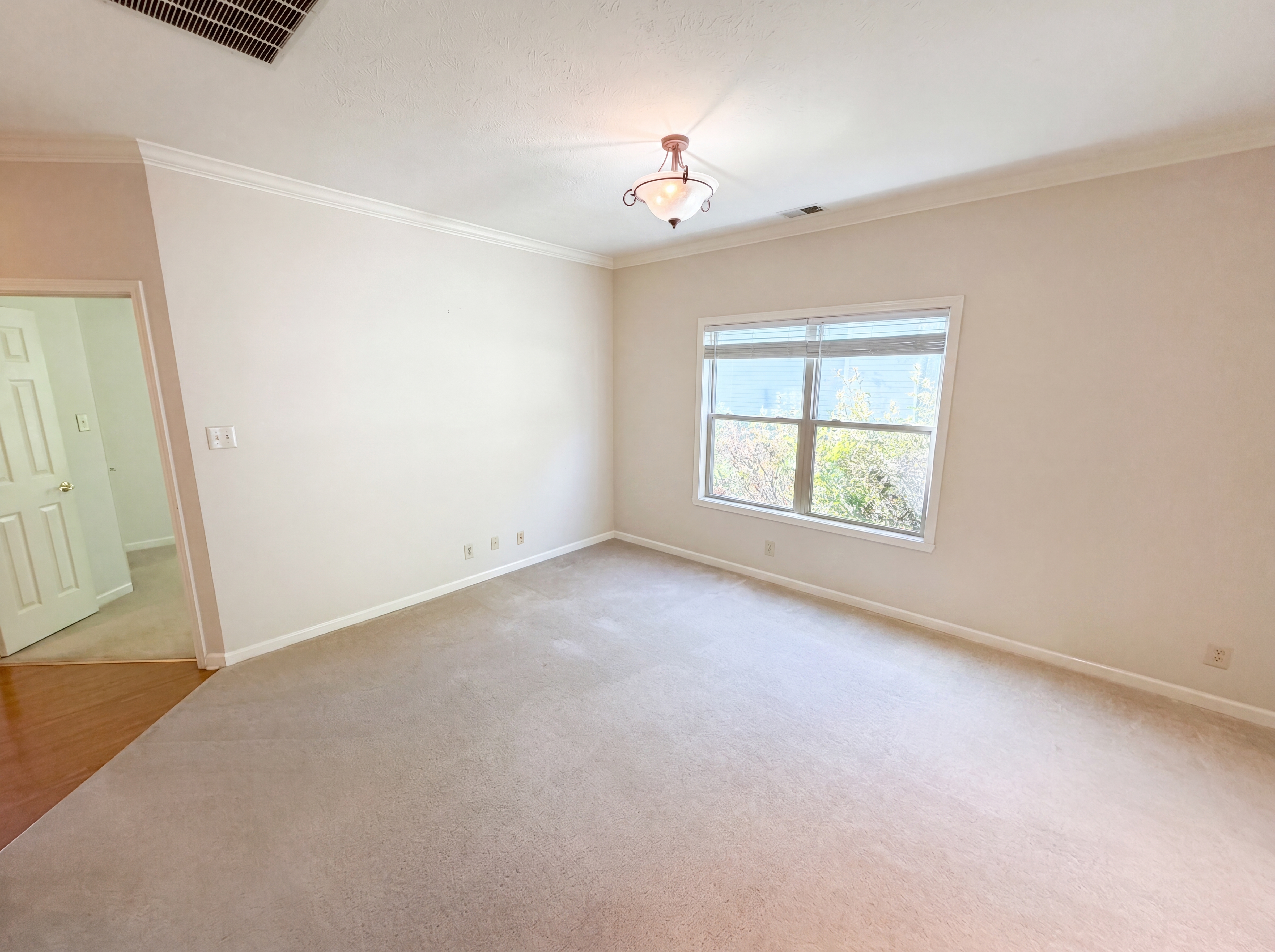 Photo 10 of 23 of 7954 Arvada Pl, Indianapolis, IN
