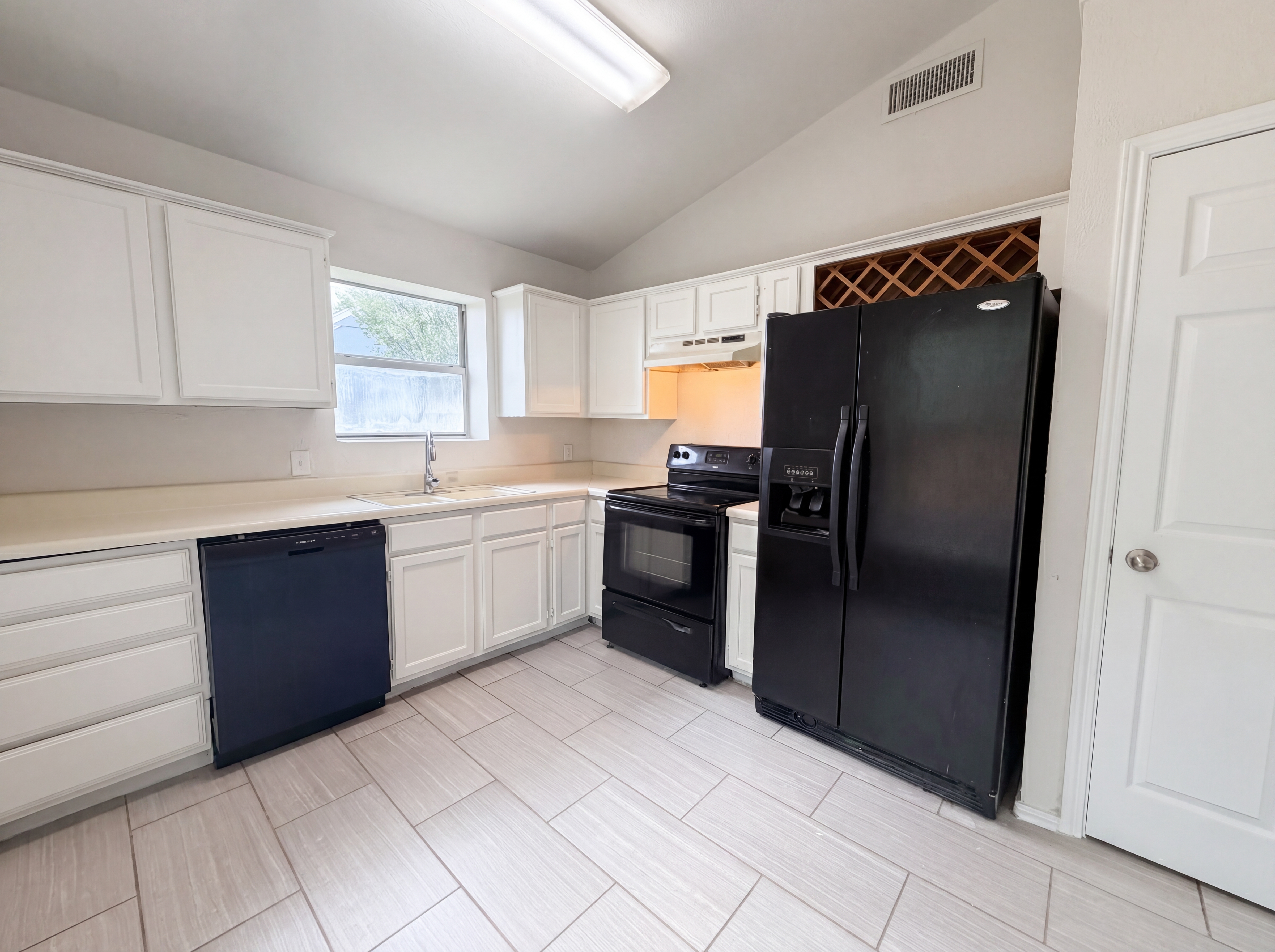 Photo 7 of 16 of 612 Pecos Dr, Temple, TX