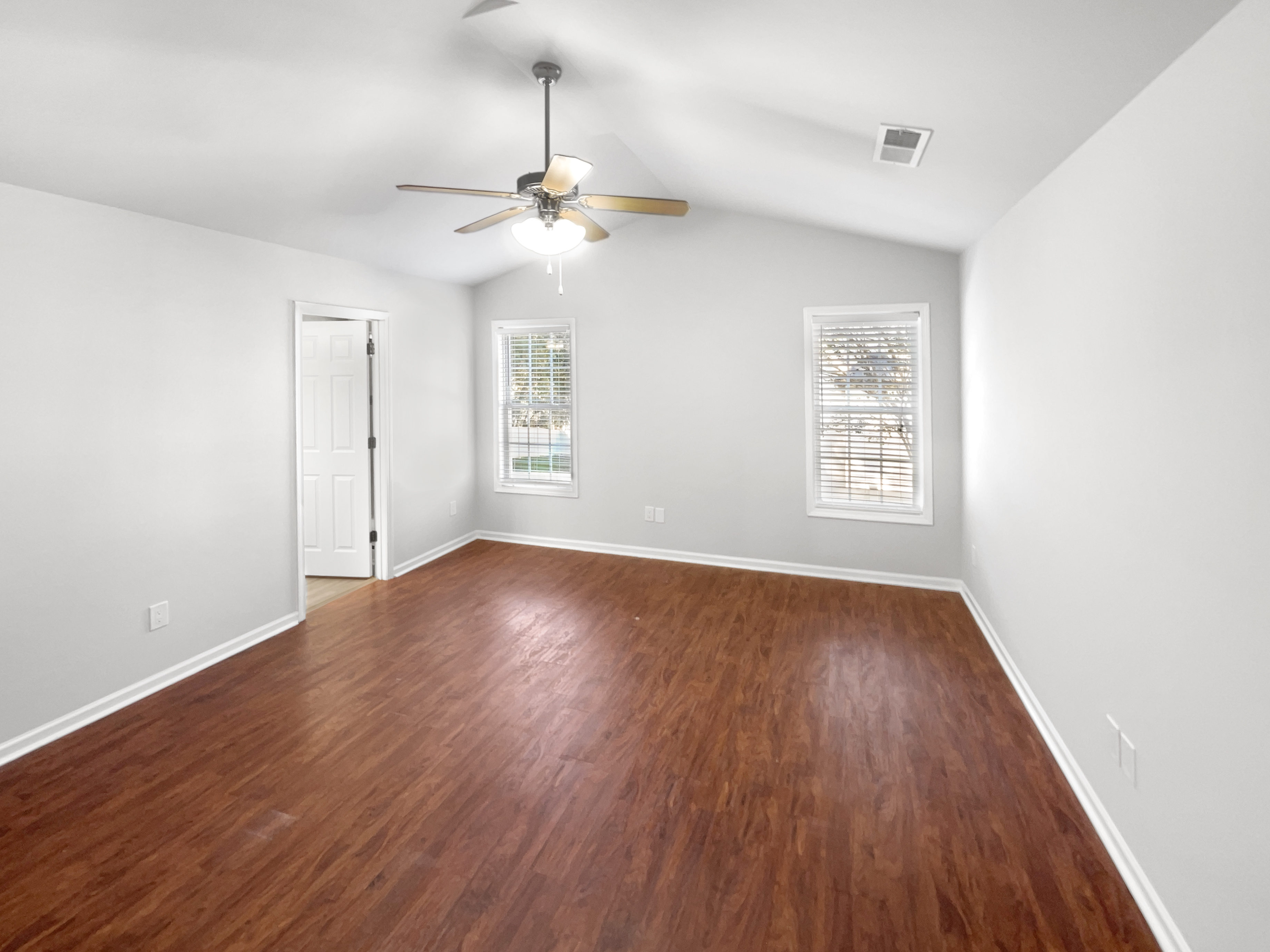 Photo 5 of 19 of 912 Carole Summey Dr, Dallas, NC