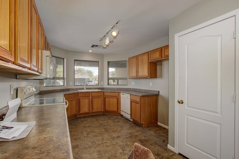 Photo 3 of 27 - 16206 W Latham St, Goodyear, AZ 85338