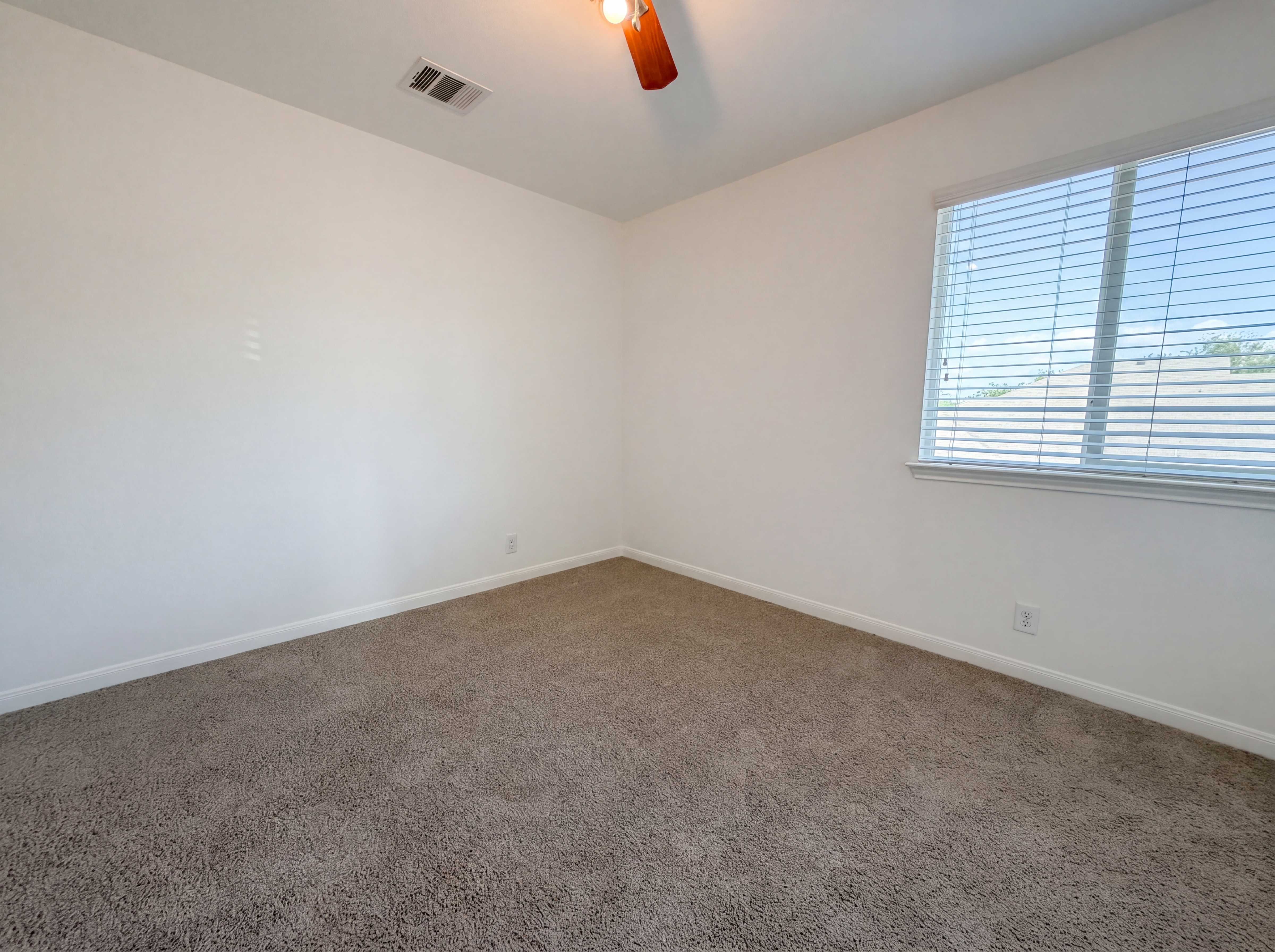 Photo 10 of 17 of 1108 Wind Haven Dr, New Braunfels, TX
