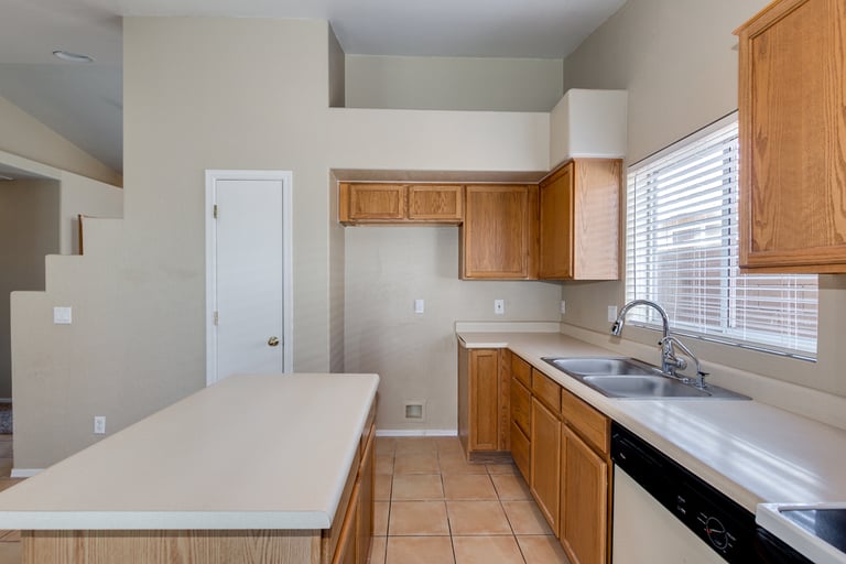 Photo 5 of 16 - 833 S Del Rancho, Mesa, AZ 85208