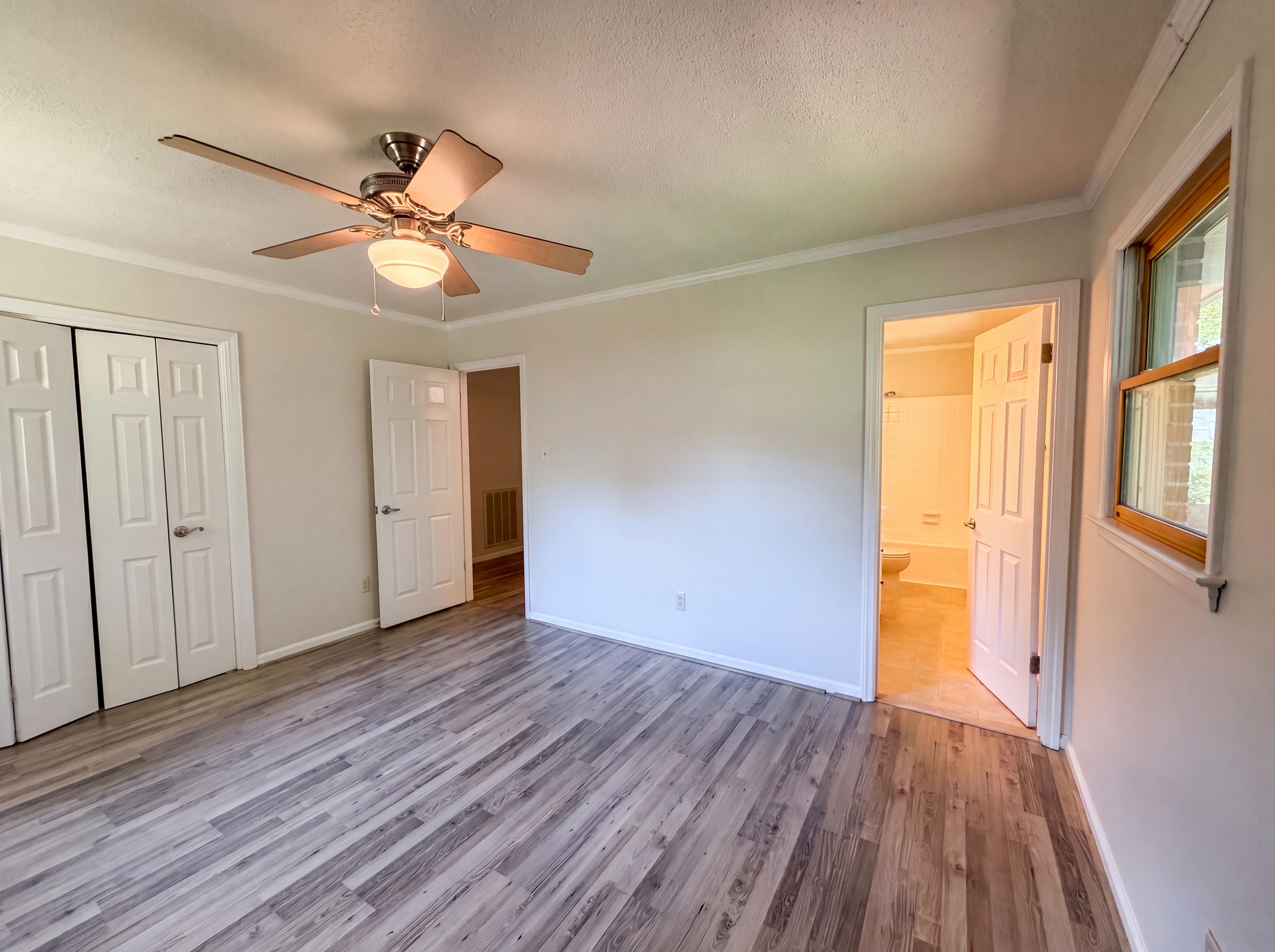 Photo 4 of 16 of 4822 Heritage Dr, Durham, NC