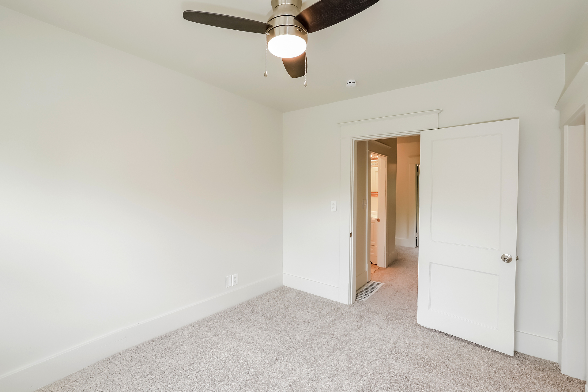 Photo 13 of 21 of 701 E Peoria St, Paola, KS