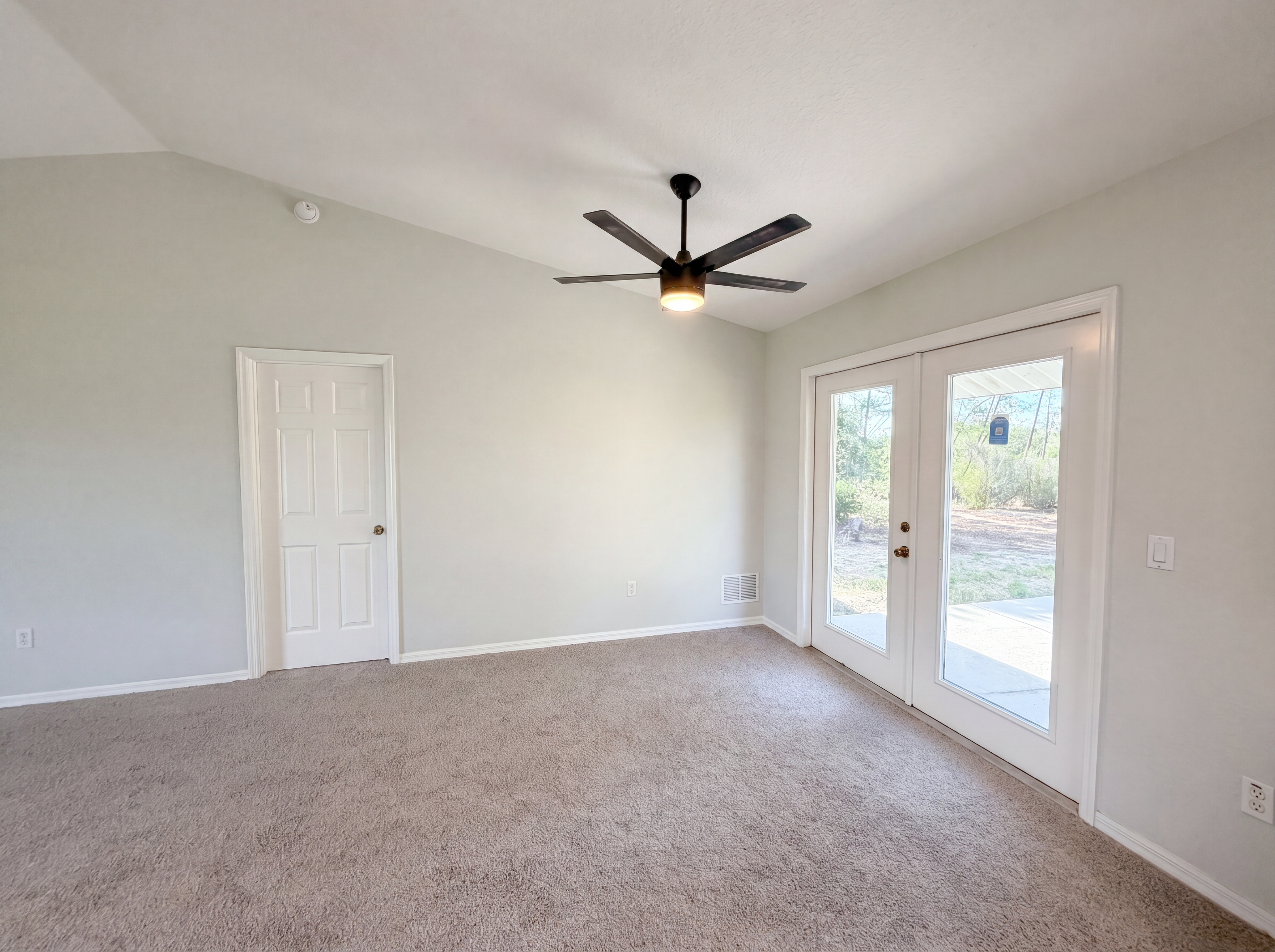 Photo 13 of 25 of 17956 SW 25th Avenue Rd, Ocala, FL