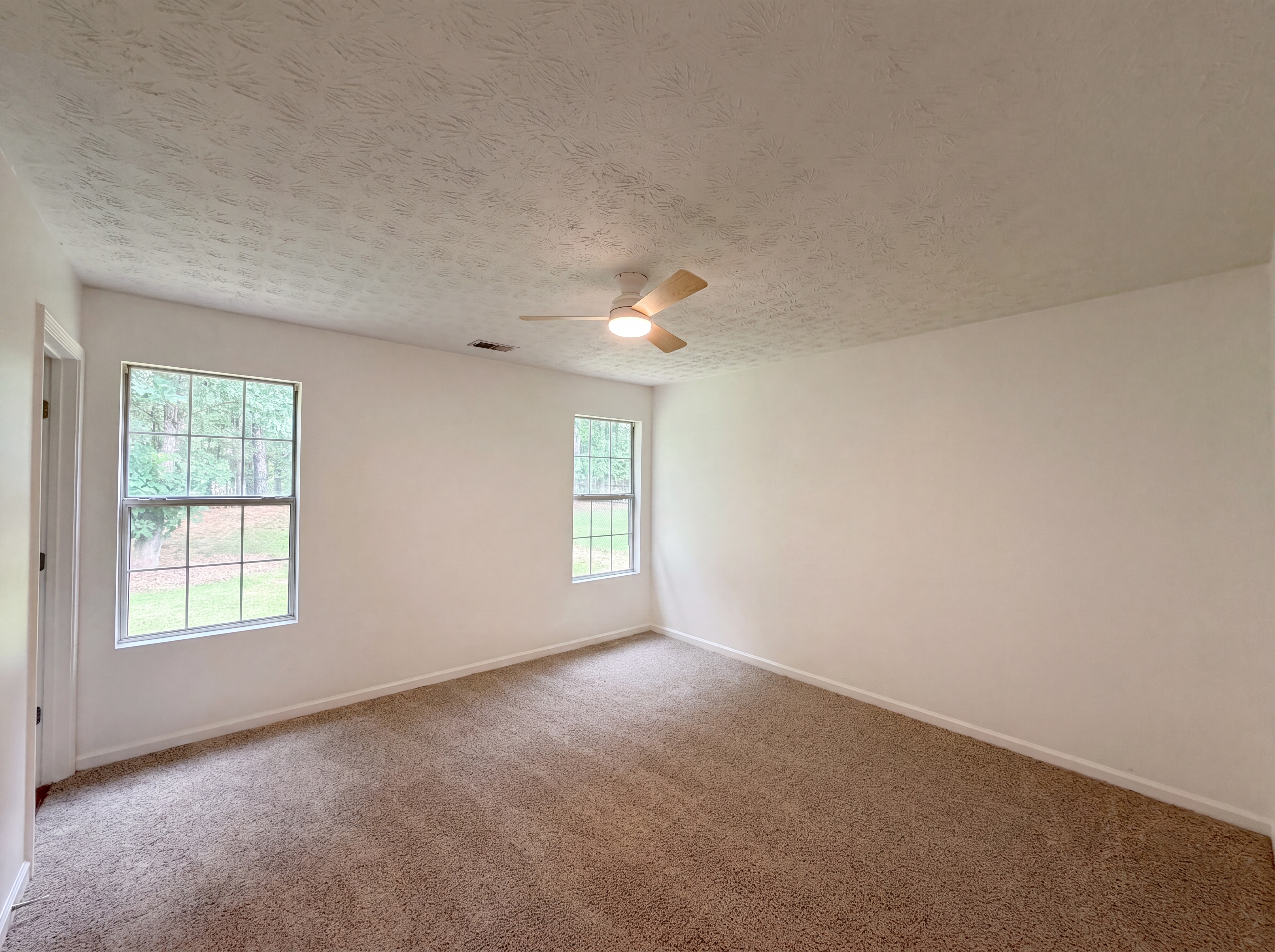 Photo 13 of 23 of 3353 Homeward Trl, Ellenwood, GA