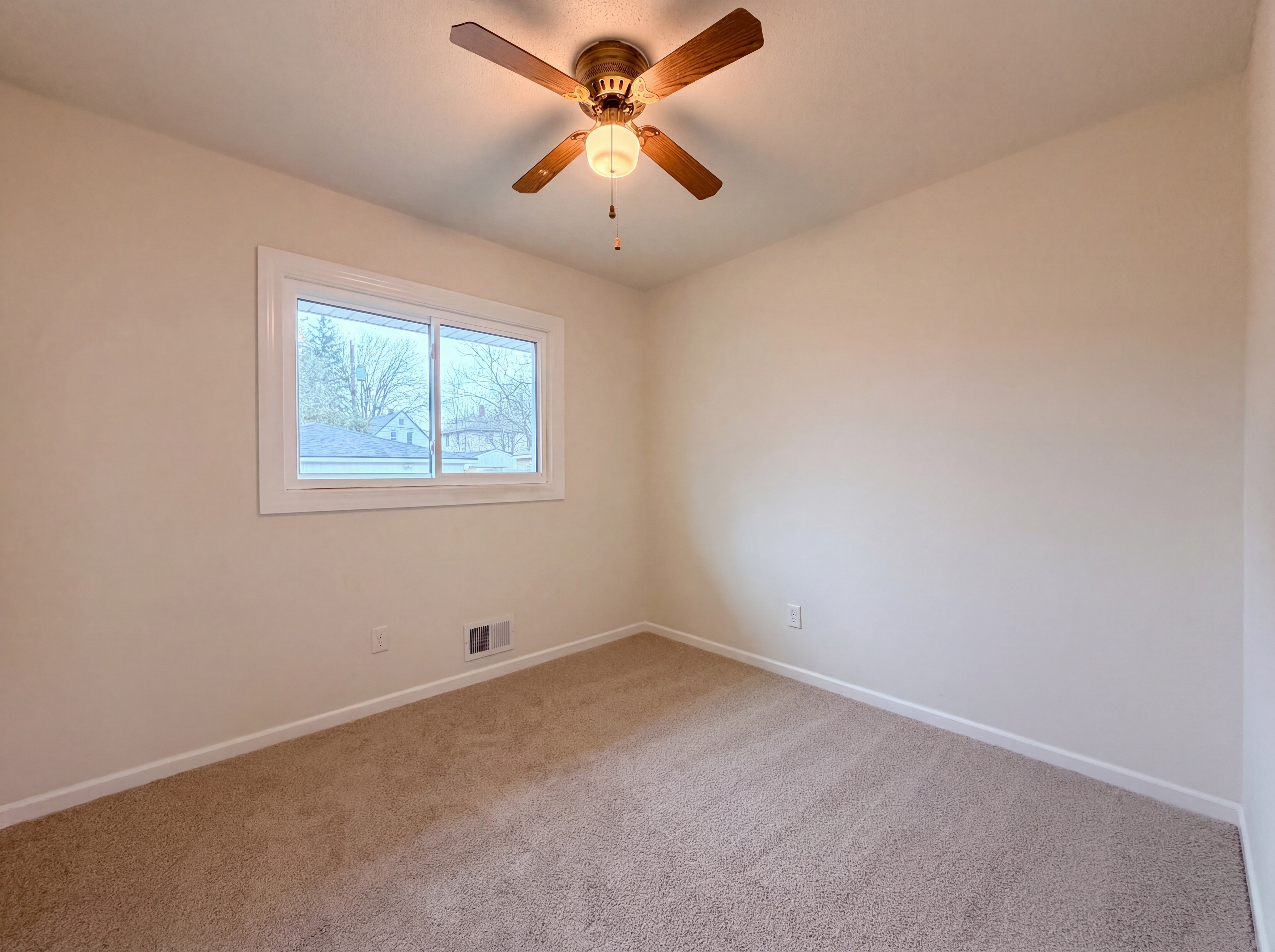 Photo 9 of 22 of 932 Jefferson Ave, St. Paul, MN