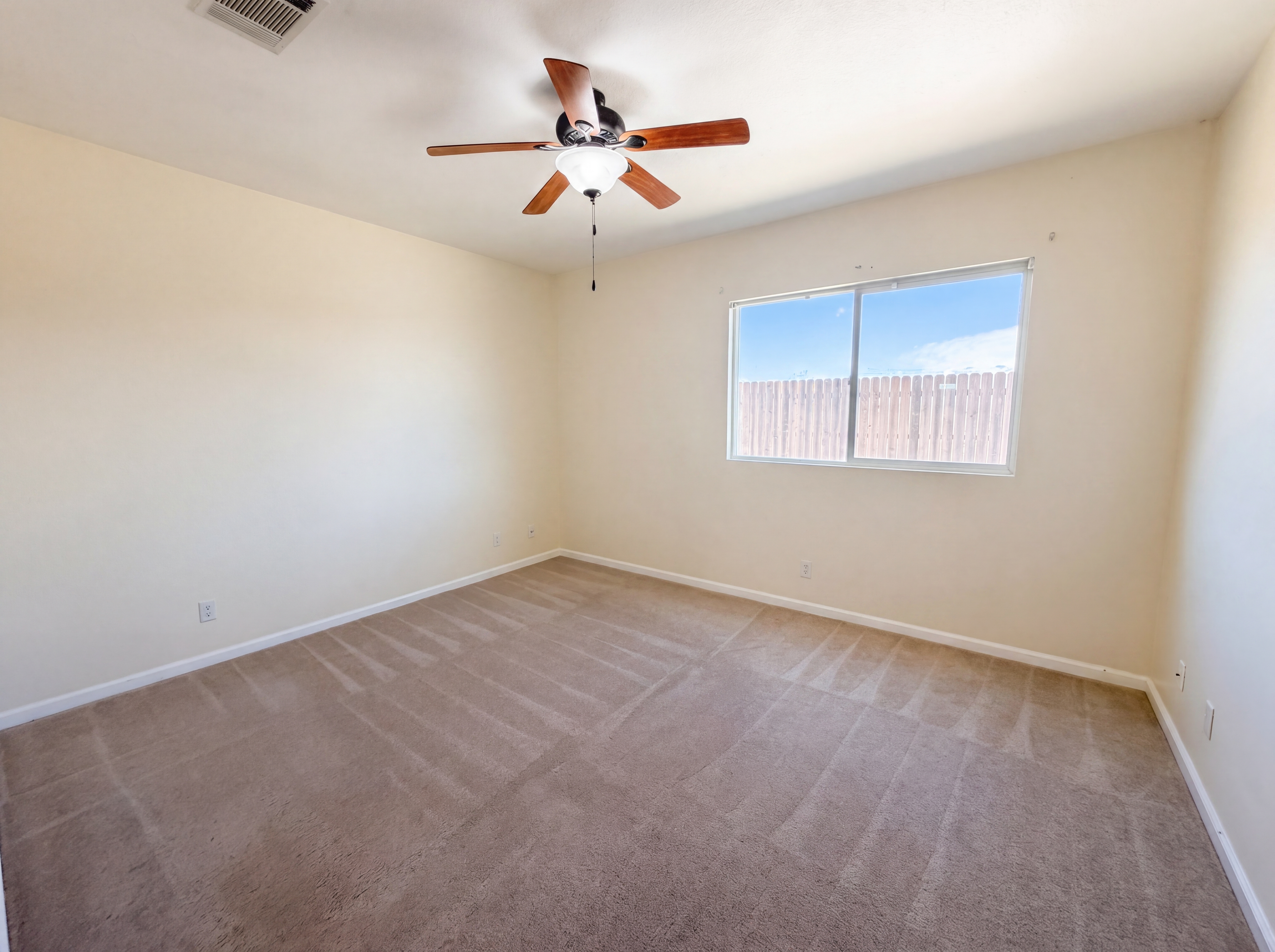 Photo 4 of 22 of 2227 Roberta Ave, Marysville, CA