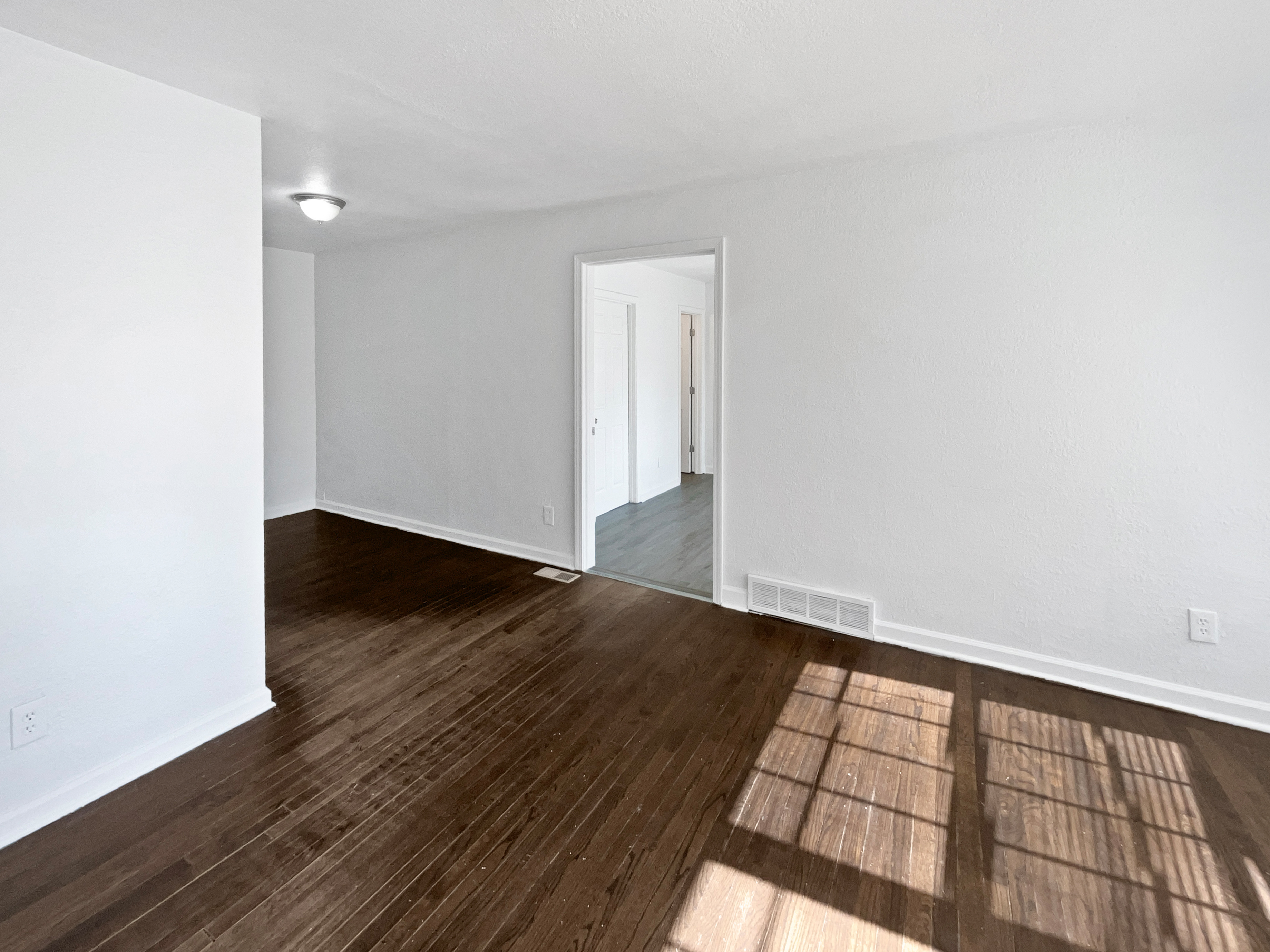 Photo 3 of 20 of 10014 Hardesty Ave, Kansas City, MO