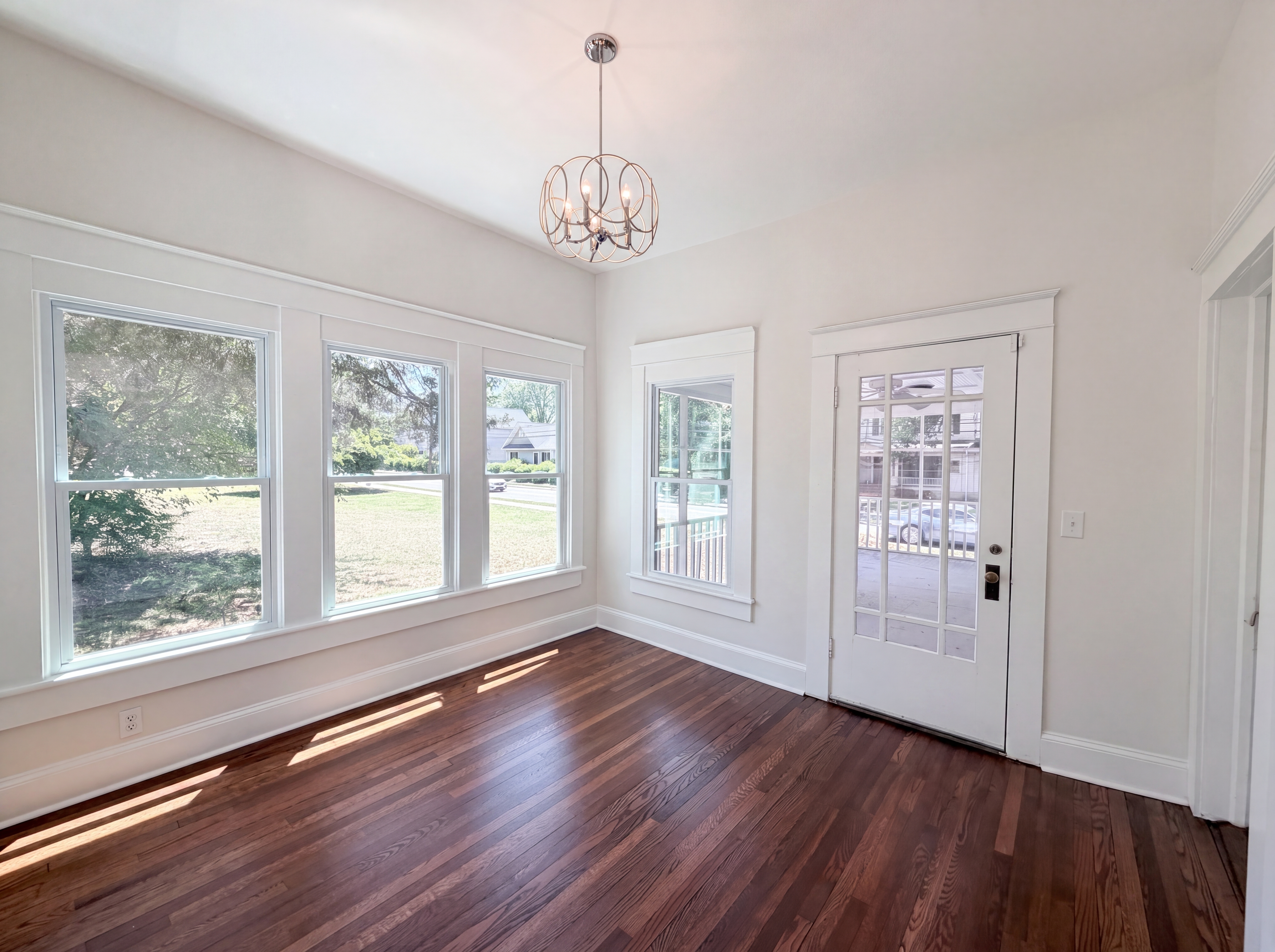 Photo 8 of 19 of 329 W McLelland Ave, Mooresville, NC