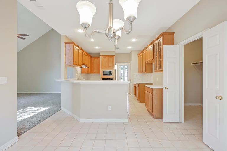 Photo 22 of 33 - 1616 Corvallis Trl, Arlington, TX 76006