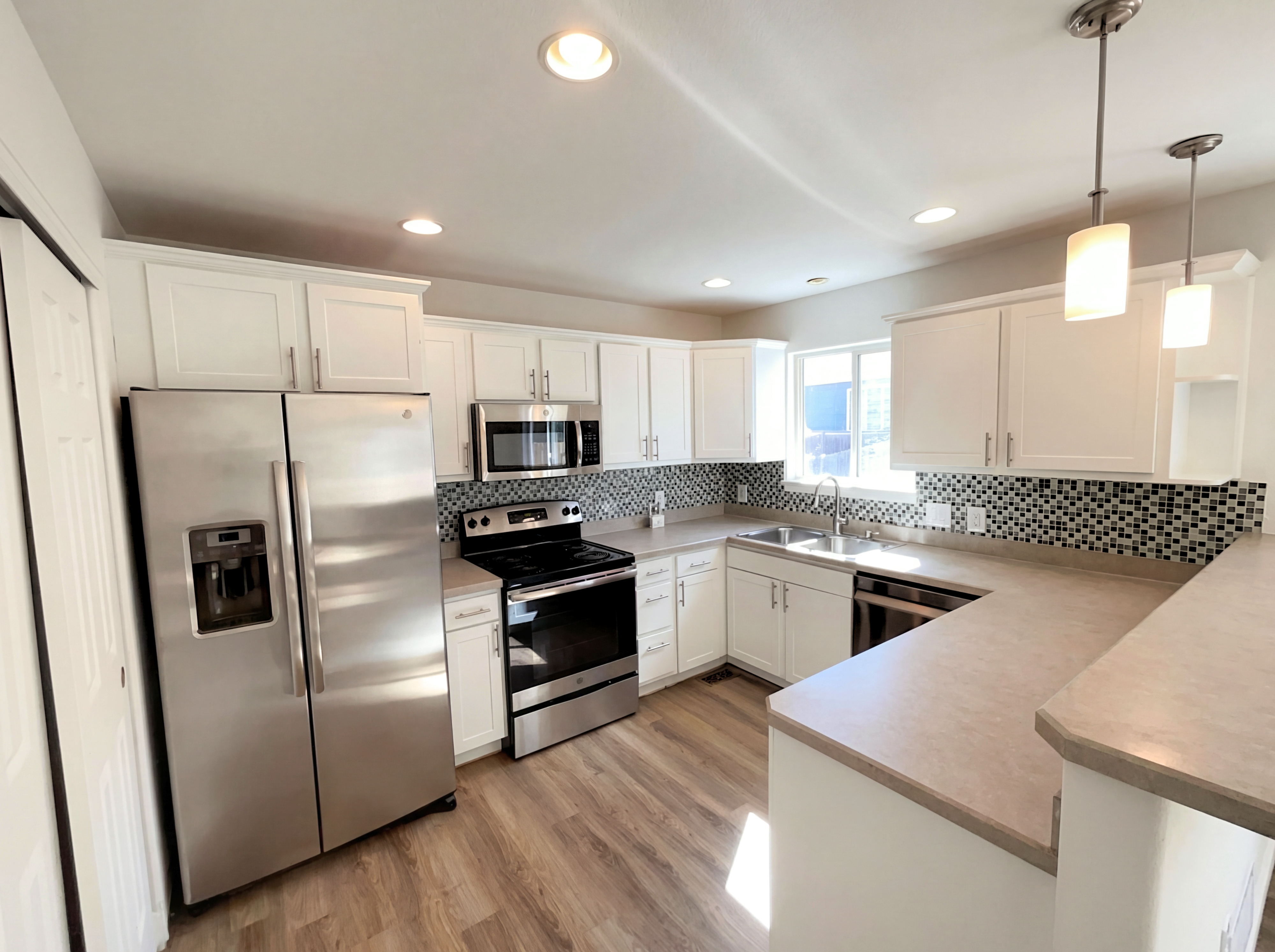 Photo 2 of 20 of 9686 Fairwood St, Littleton, CO