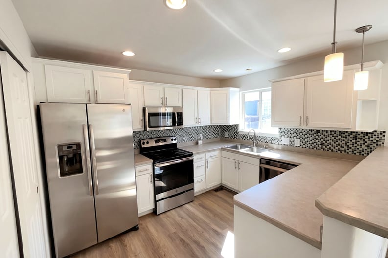 Property photo 2 of 9686 Fairwood St