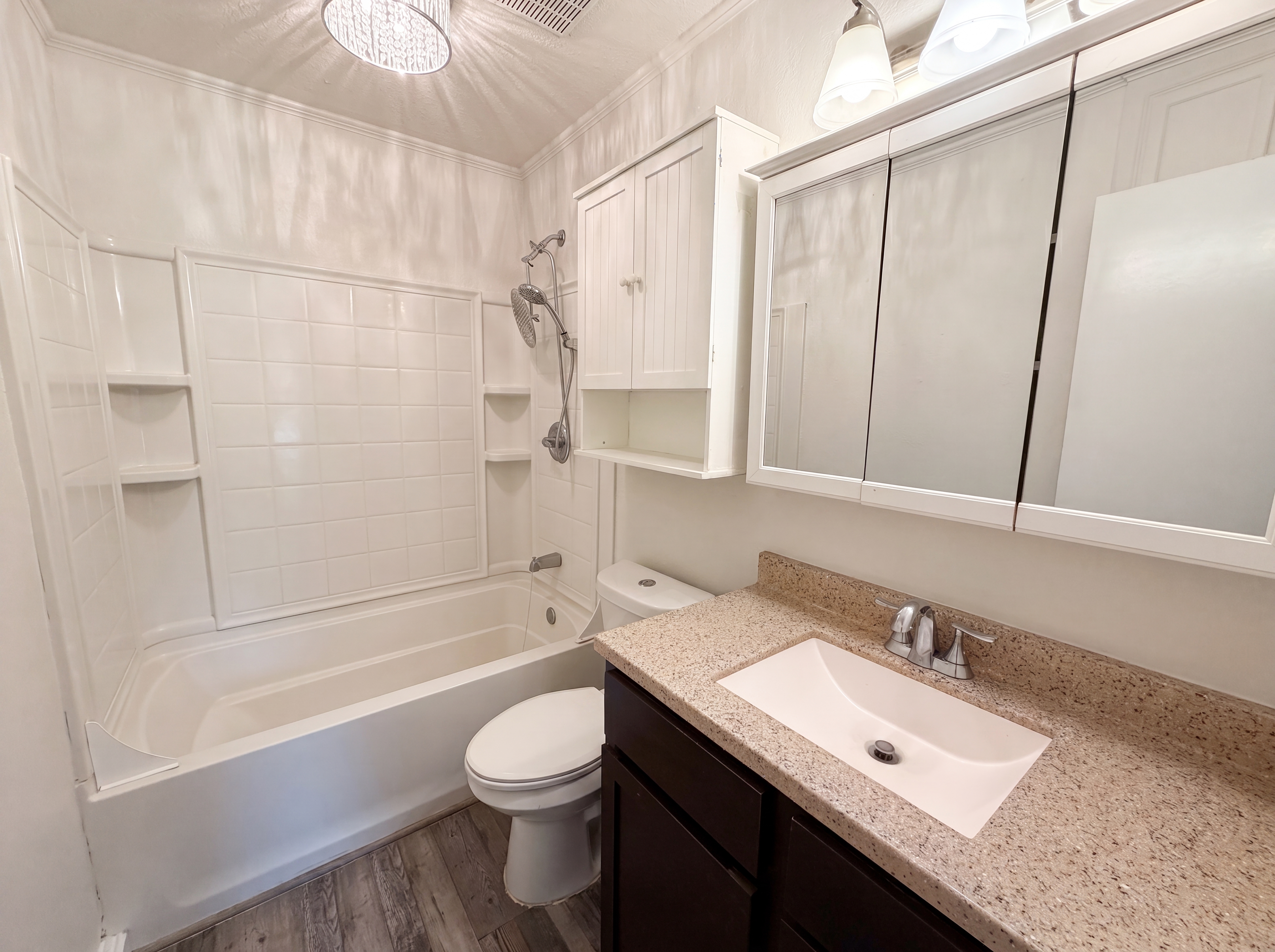 Photo 13 of 16 of 208 Dakota Dr, Hewitt, TX