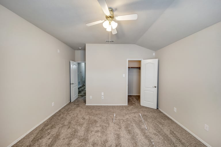 Photo 23 of 27 - 5424 Cameron Dr, Grand Prairie, TX 75052