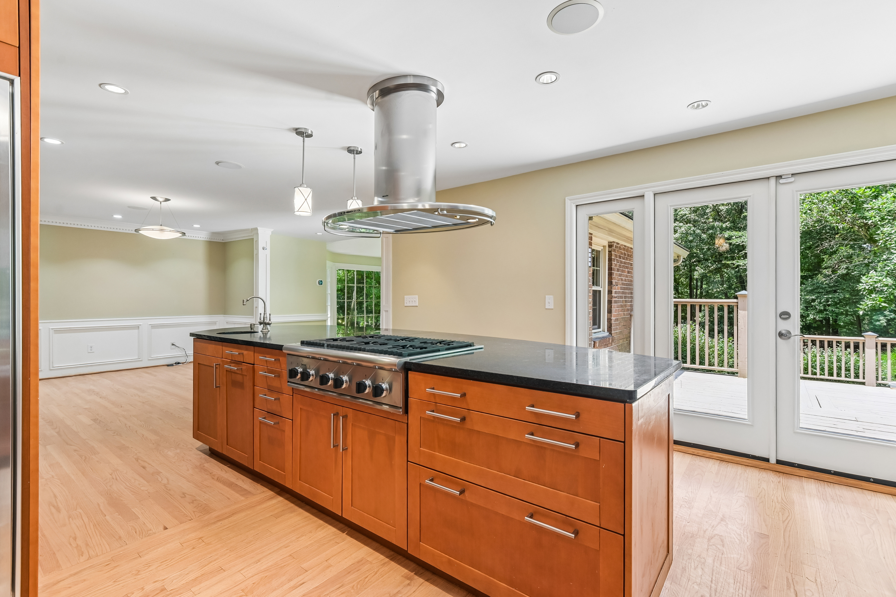 Photo 24 of 87 of 3135 Spalding Dr, Atlanta, GA