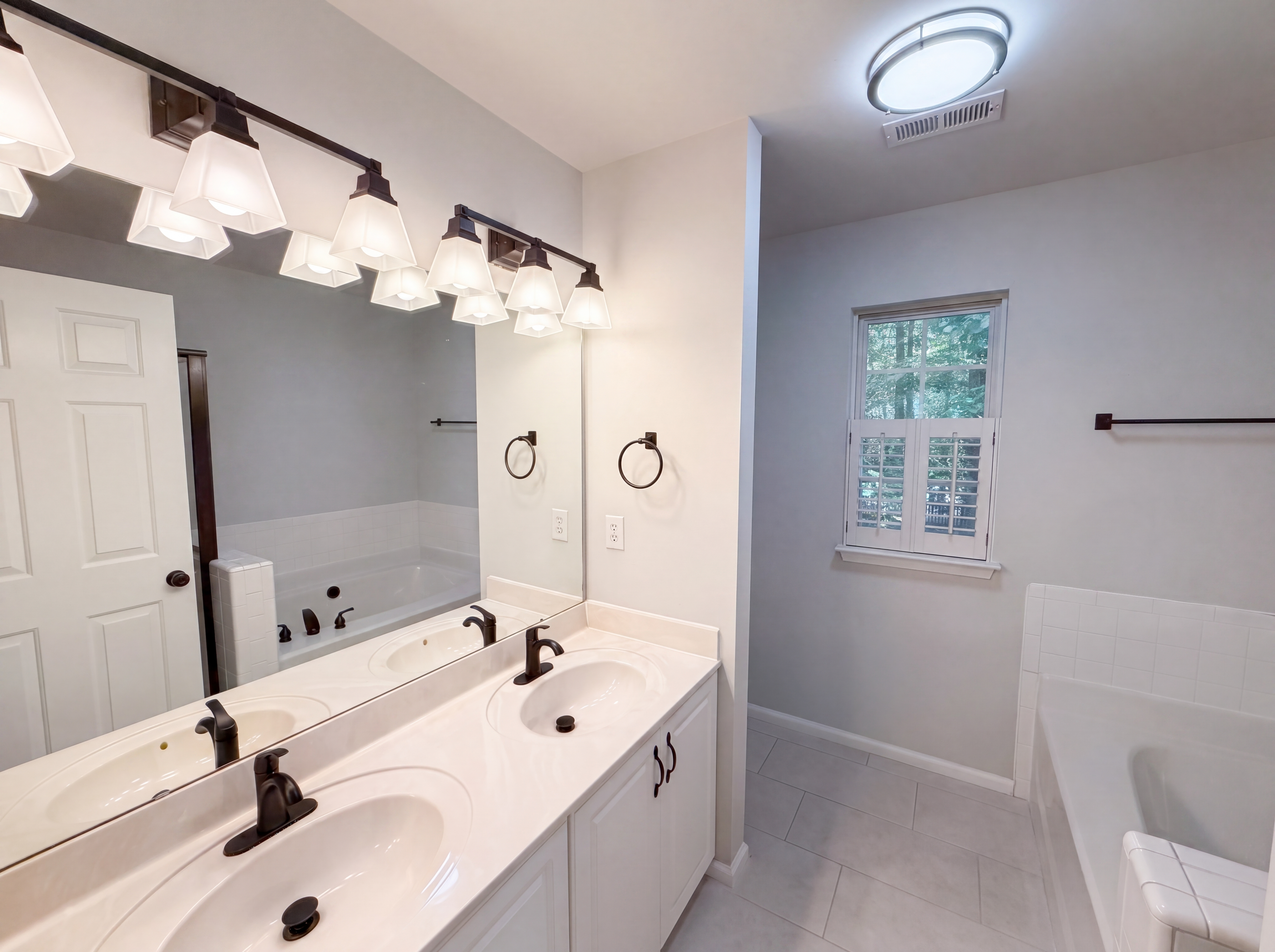 Photo 6 of 19 of 2916 Pinewood Hill Dr, Matthews, NC