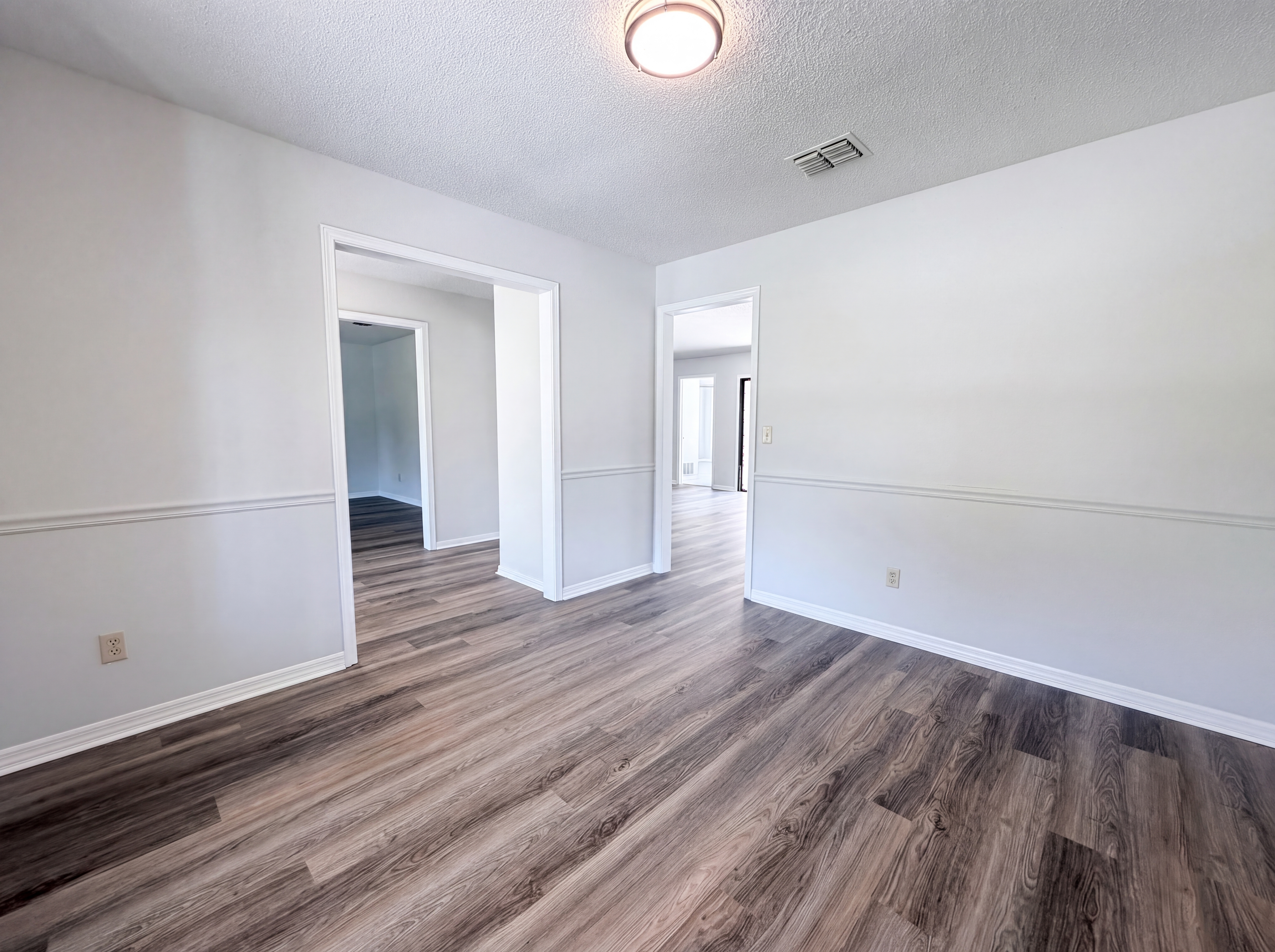 Photo 8 of 18 of 2621 Sandlewood Cir, Orange Park, FL