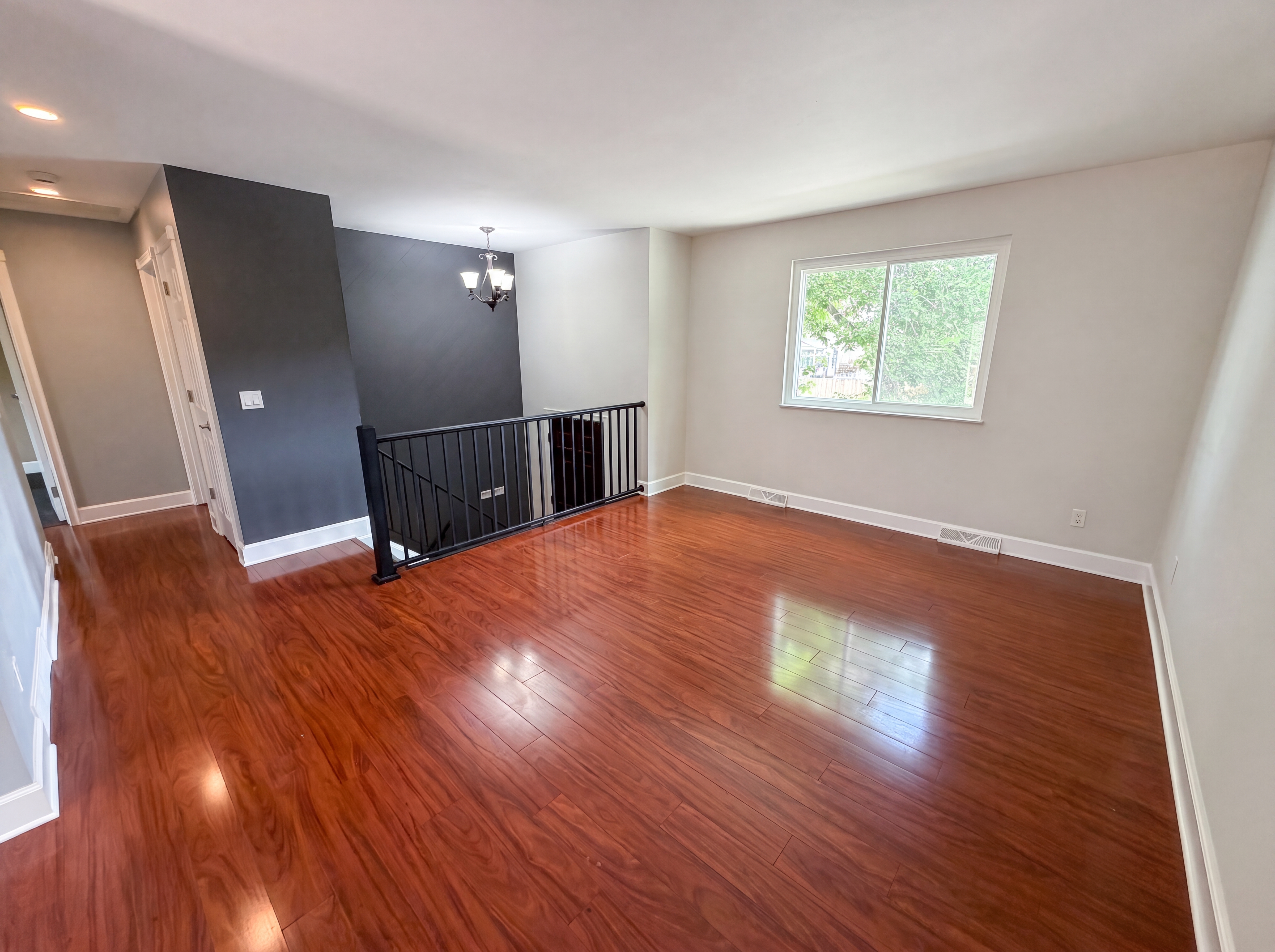 Photo 3 of 26 of 10661 Quail Ct, Broomfield, CO