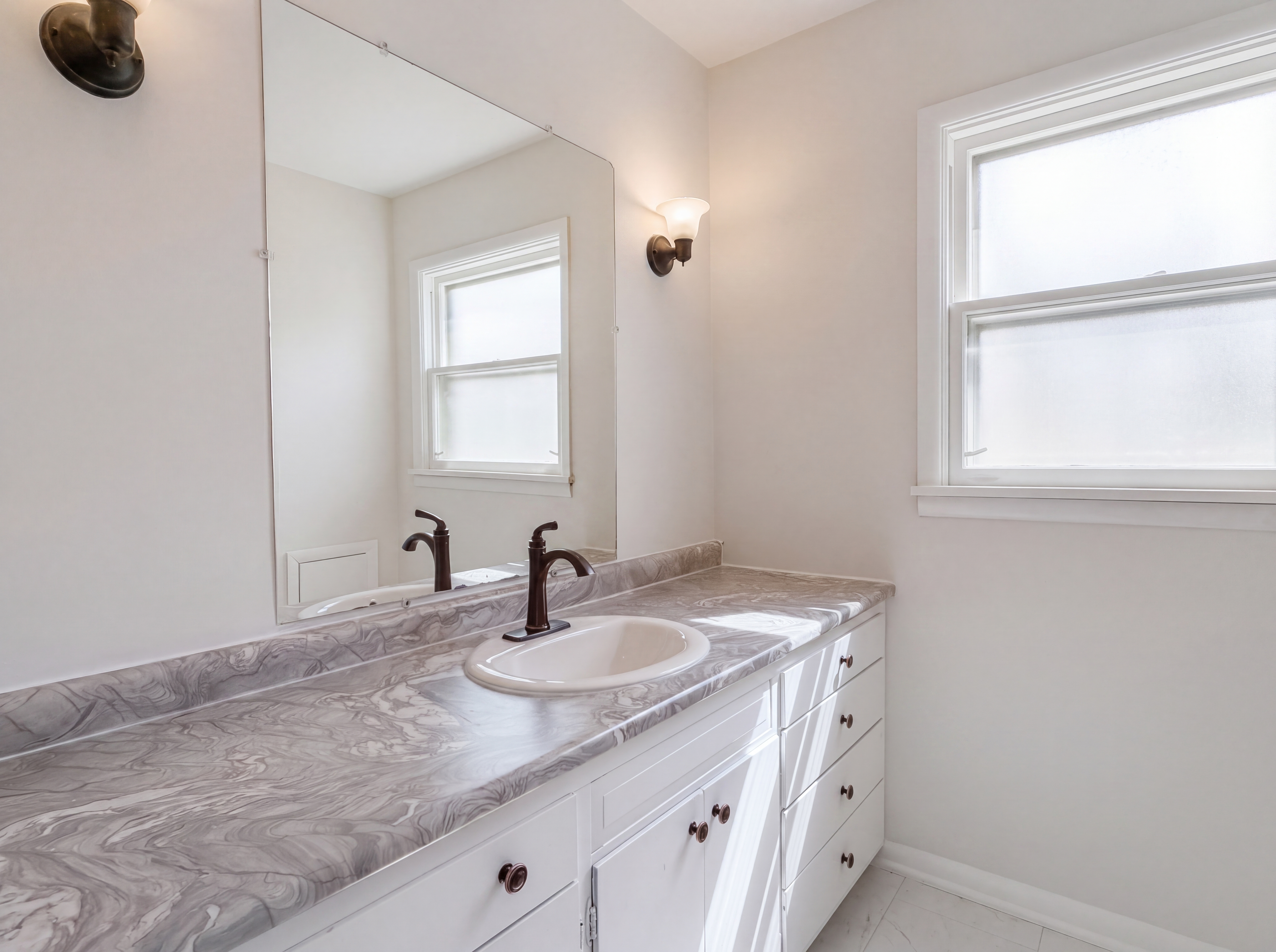 Photo 12 of 19 of 509 8th St, Farmington, MN