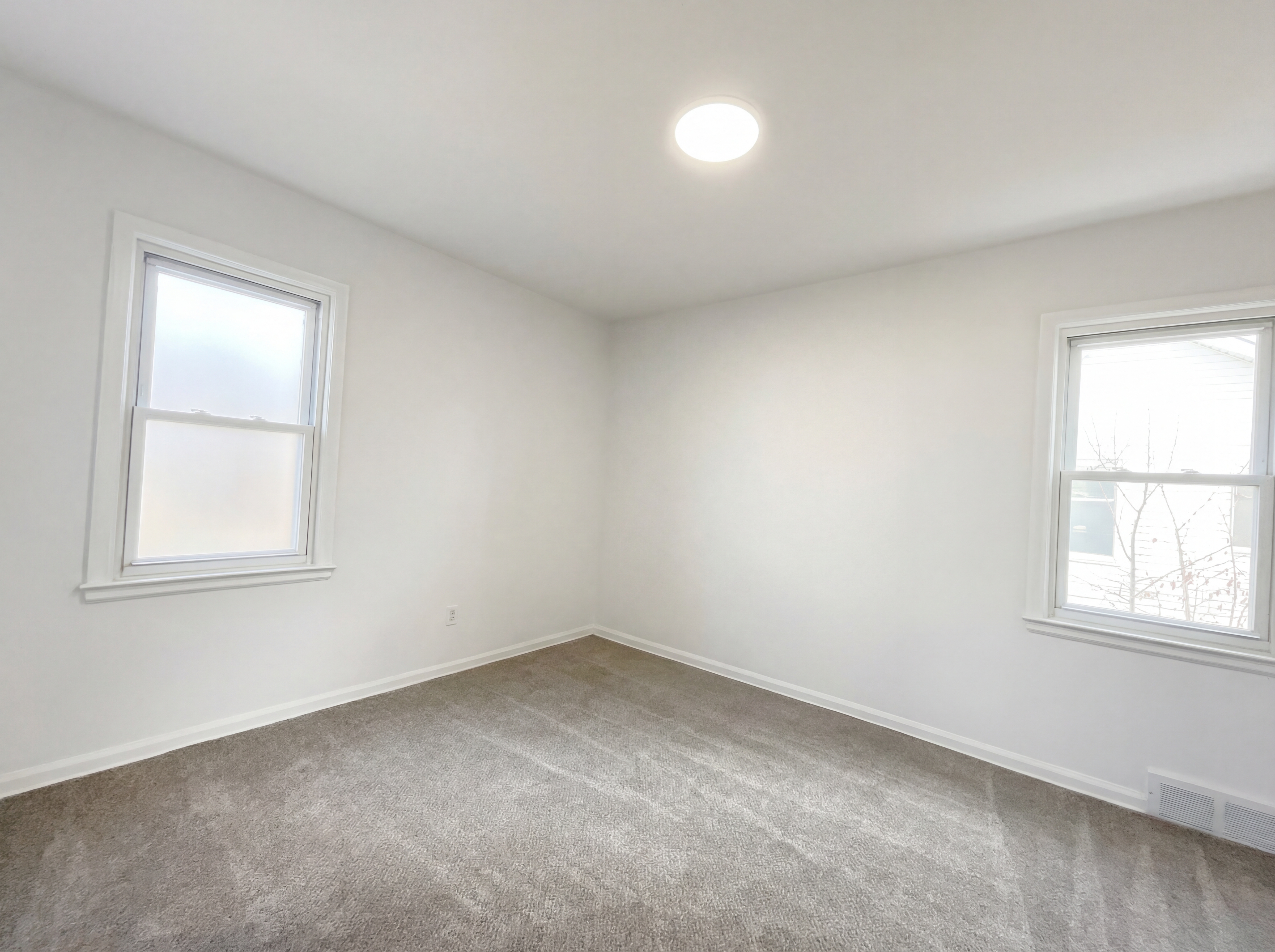 Photo 9 of 16 of 24610 Parklawn St, Oak Park, MI