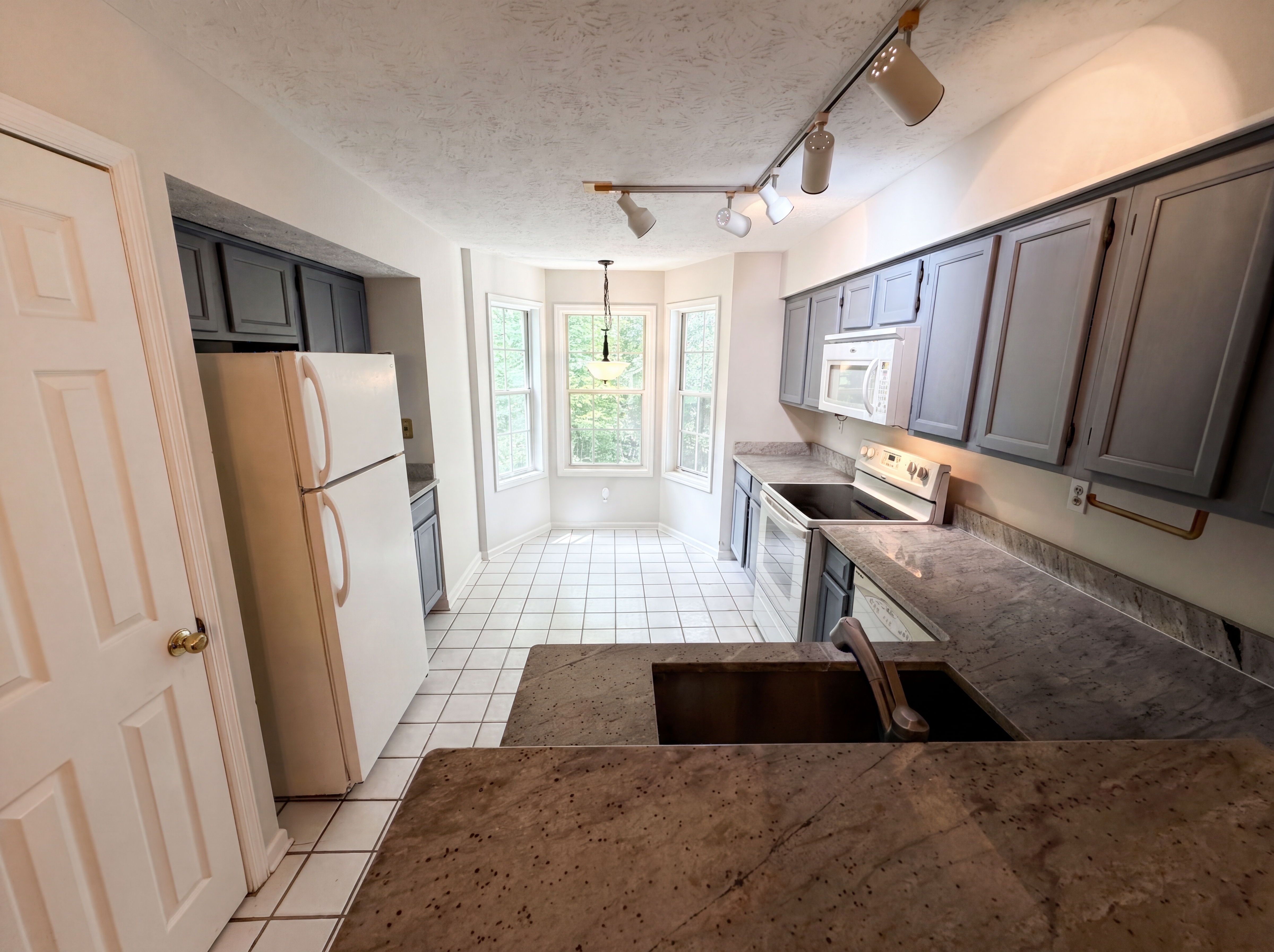 Photo 24 of 34 of 4491 Pineridge Cir, Atlanta, GA