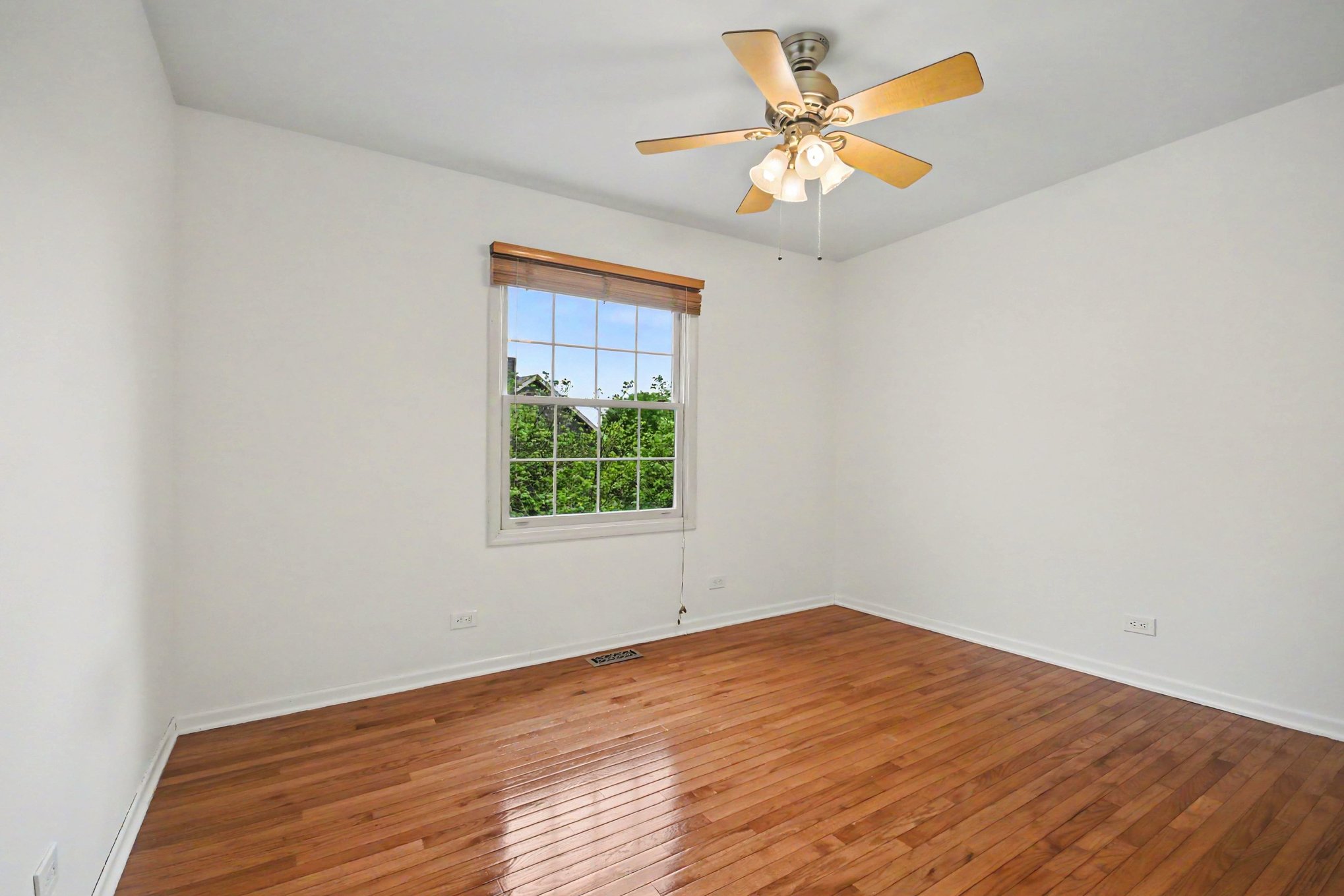 Photo 14 of 28 of 865 Warwick Ln, Lake Zurich, IL