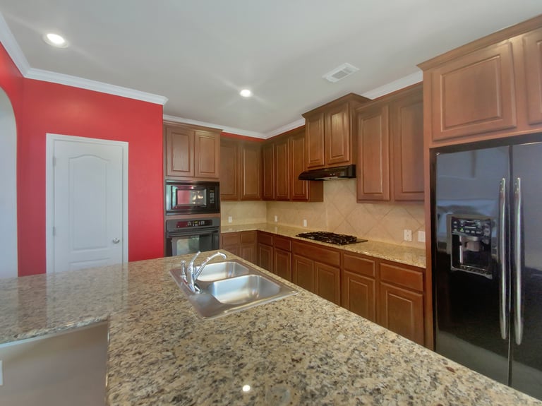 Photo 5 of 35 - 7900 Menler Dr, Austin, TX 78735