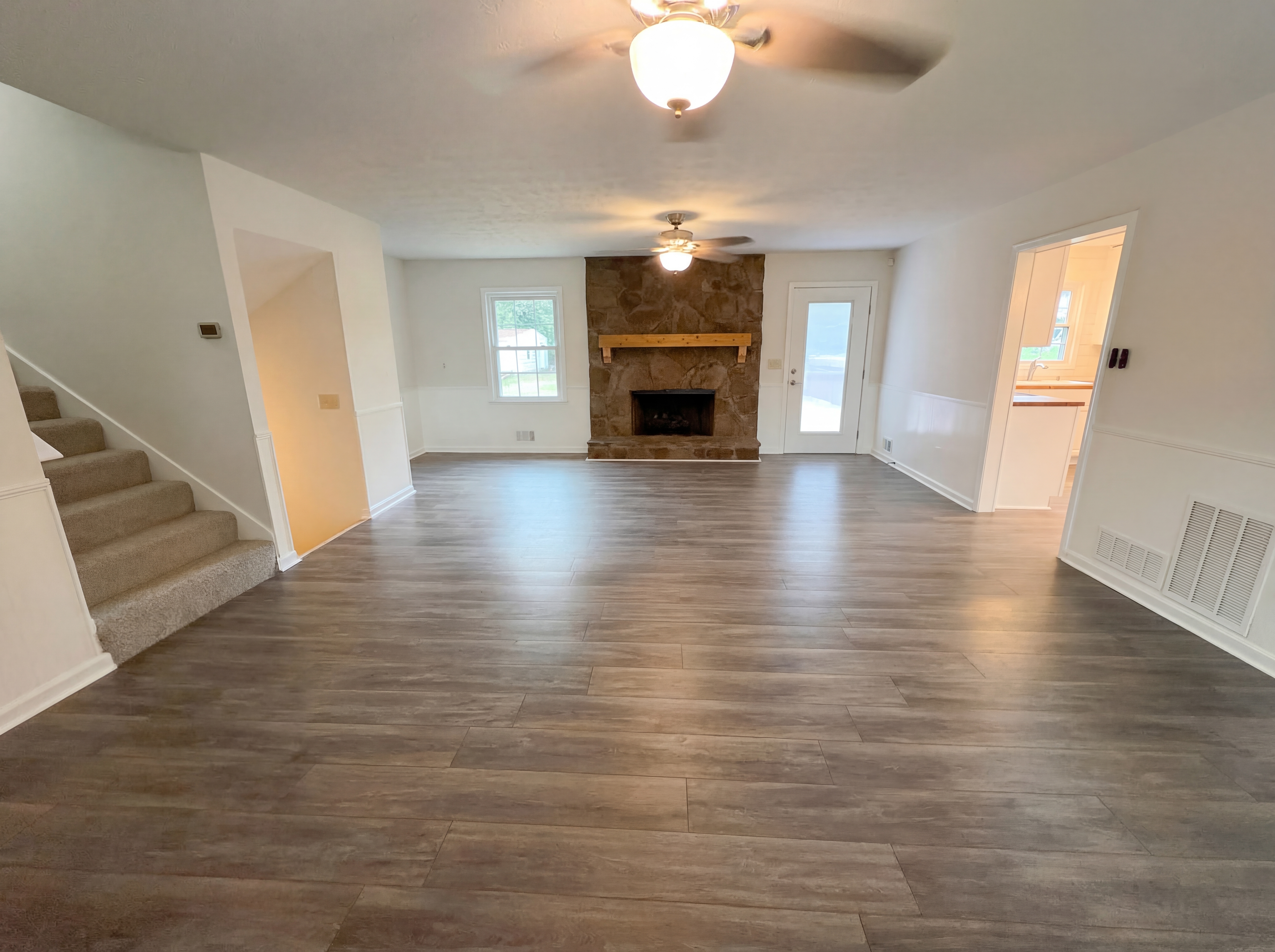 Photo 3 of 55 of 1272 Owen Cir, Sugar Hill, GA