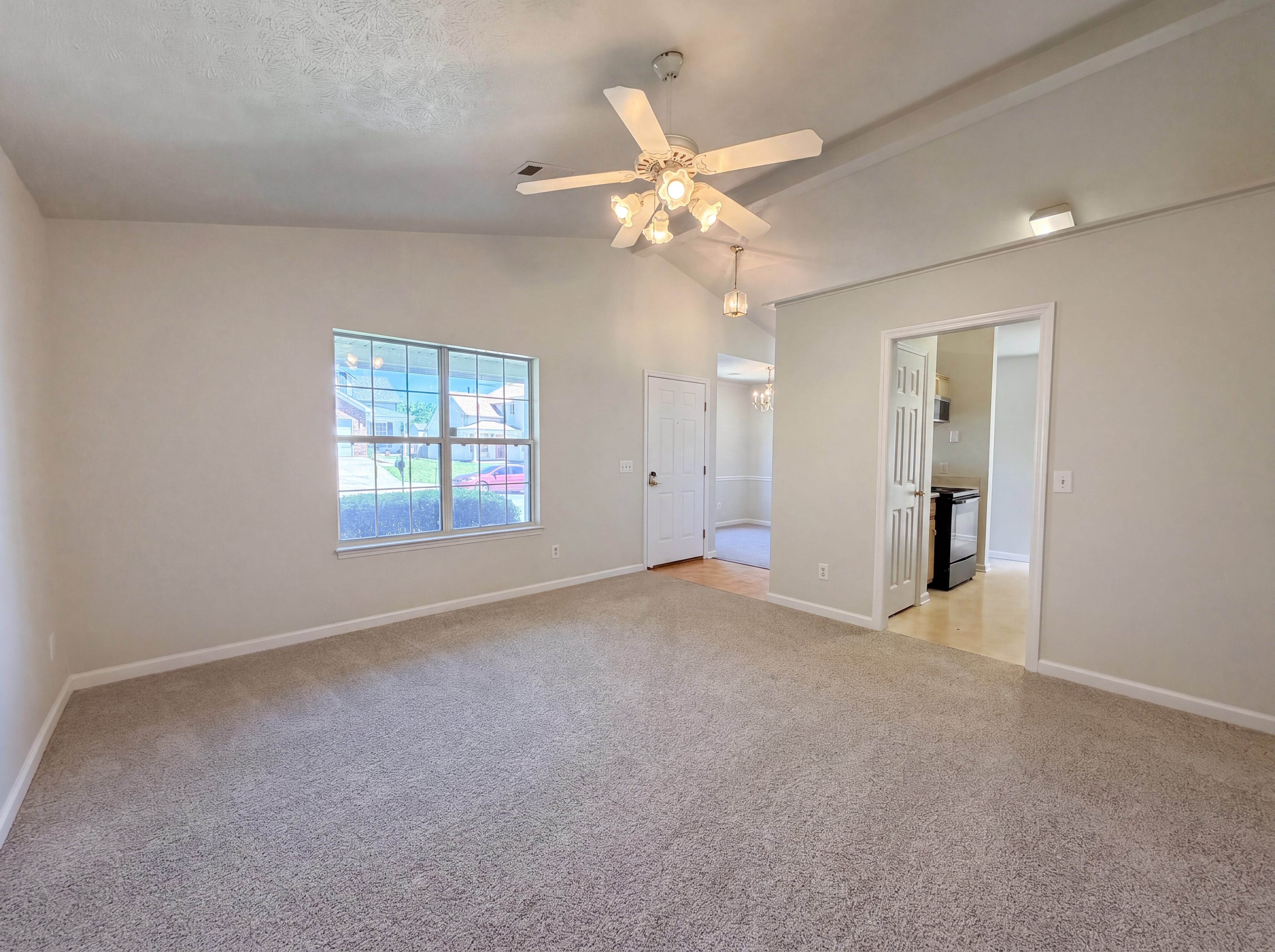 Photo 8 of 16 of 609 Sandy Spring Trl, Madison, TN