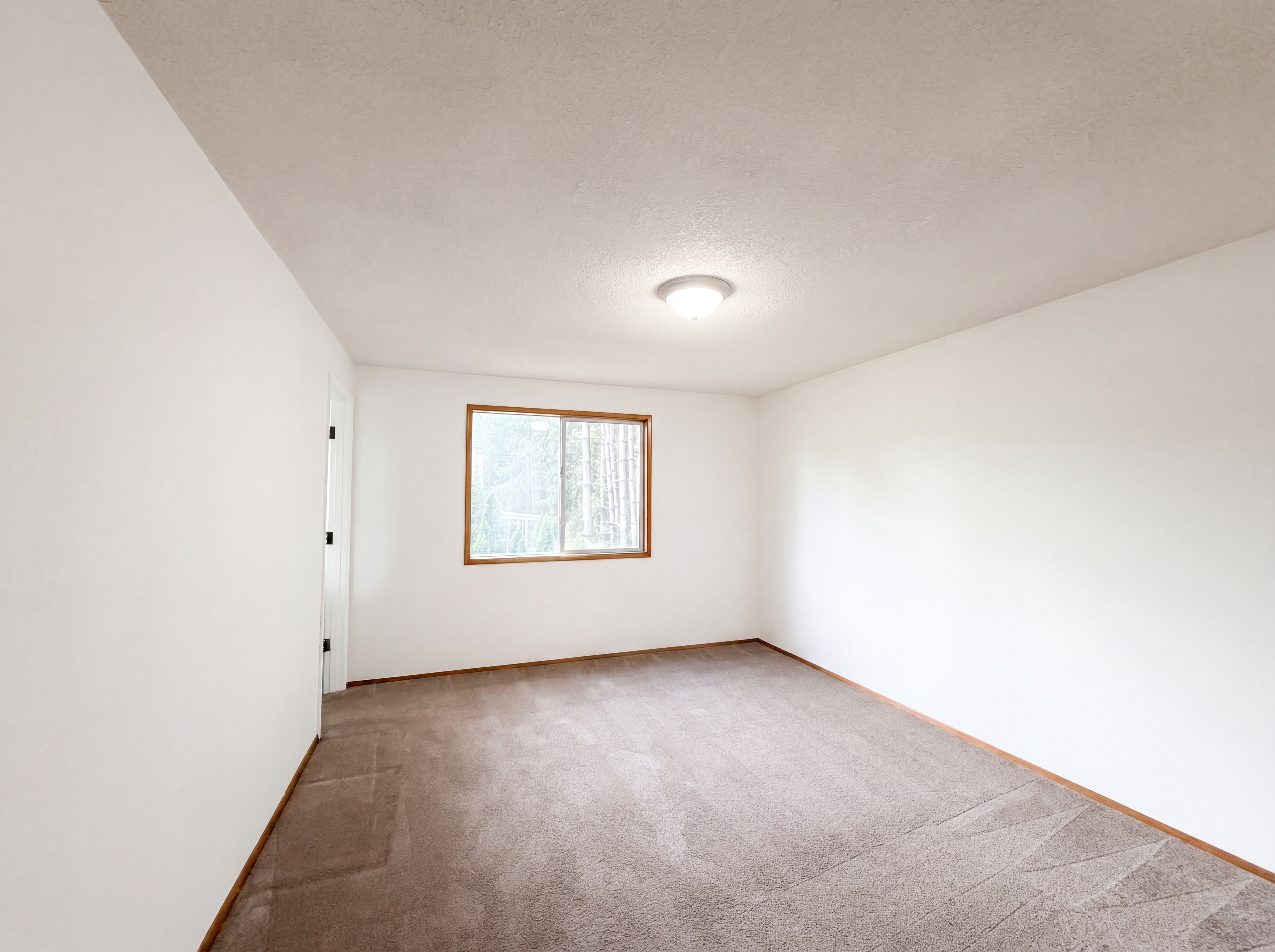 Photo 12 of 18 of 20860 SW Parker Ct, Beaverton, OR