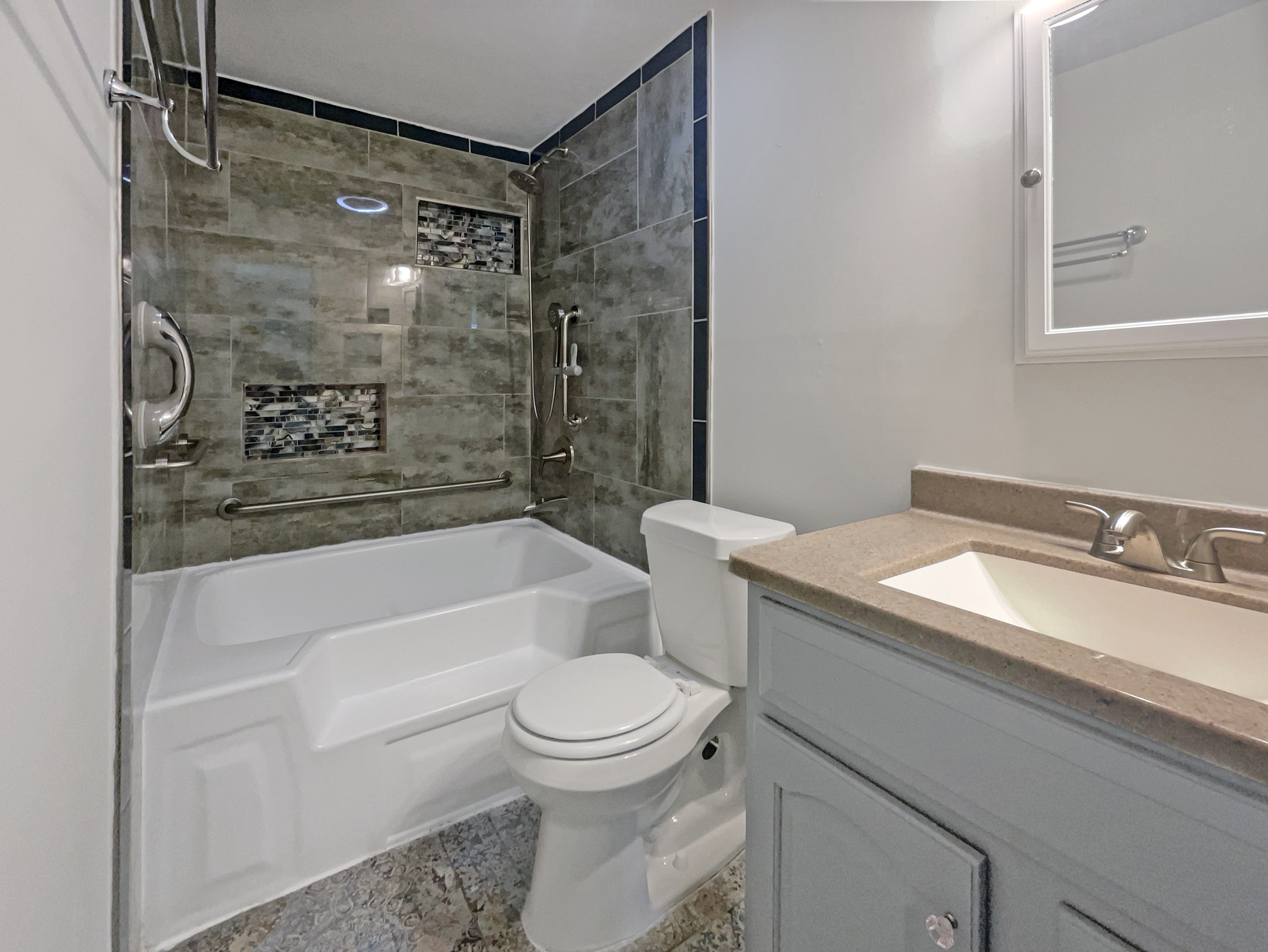 Photo 17 of 19 of 2772 Commanche Ave, Orange Park, FL