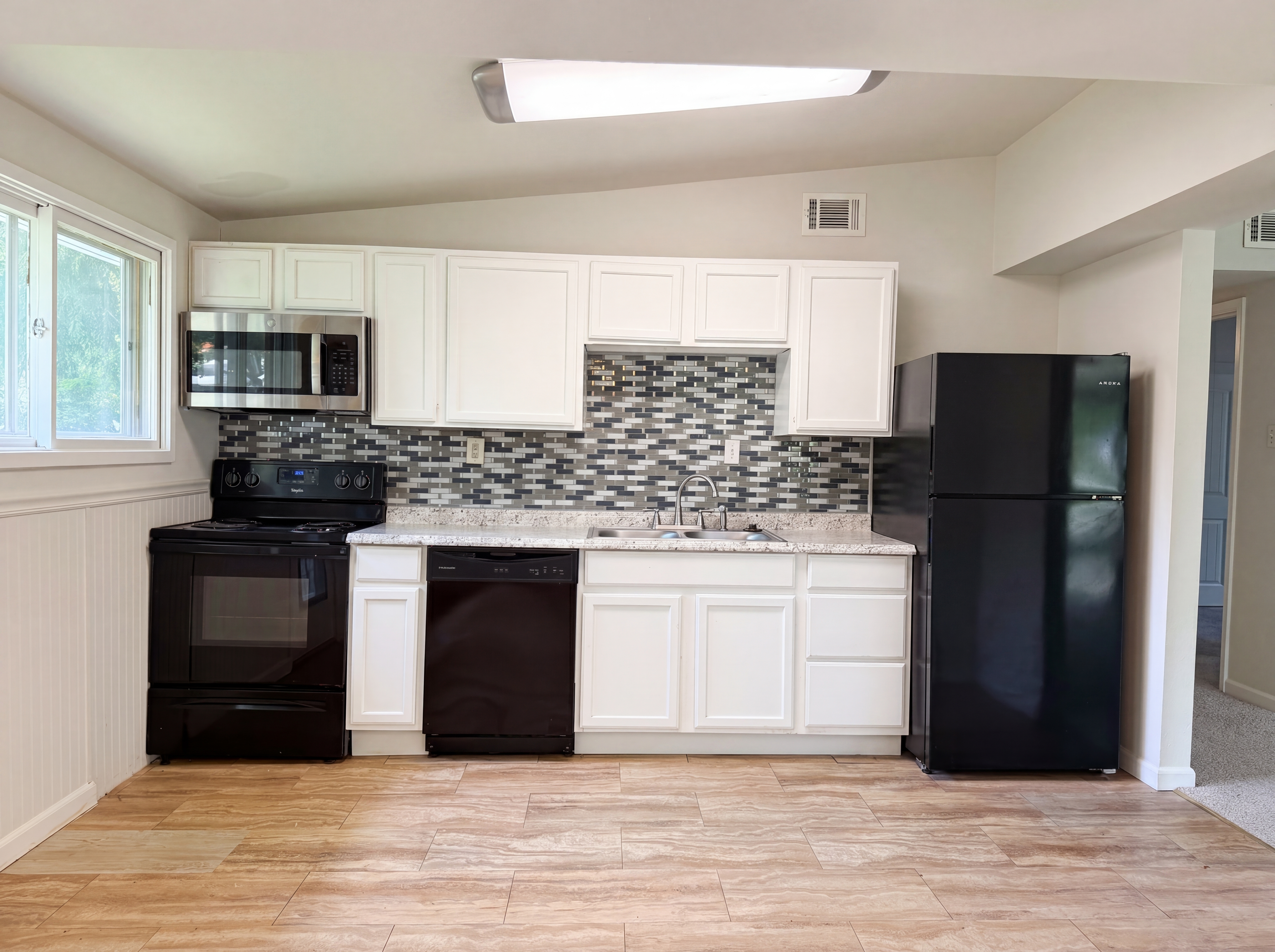Photo 2 of 15 of 1015 Robinwood Dr, Florissant, MO