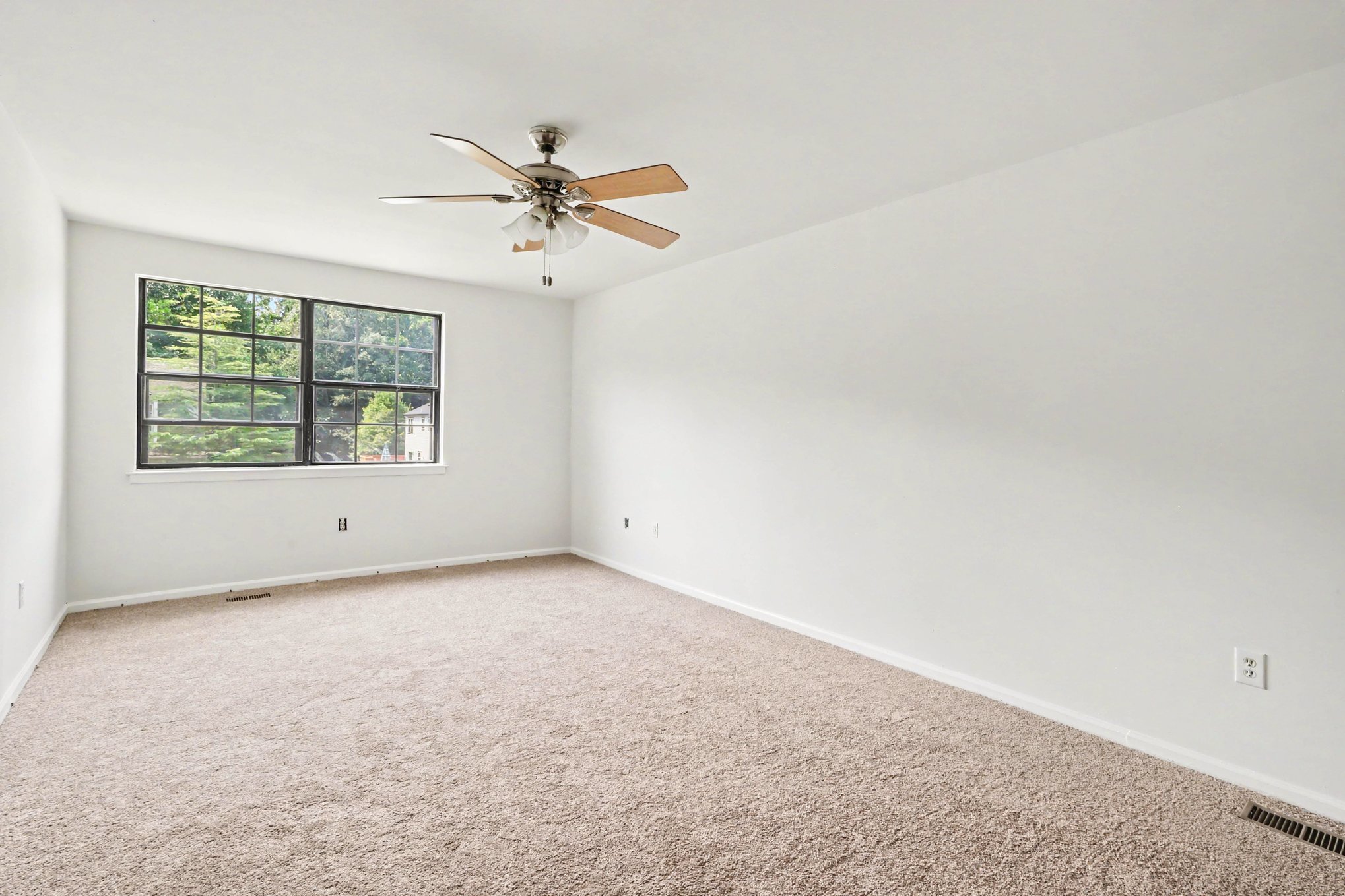 Photo 32 of 54 of 737 Fox Chase Cir, Bear, DE