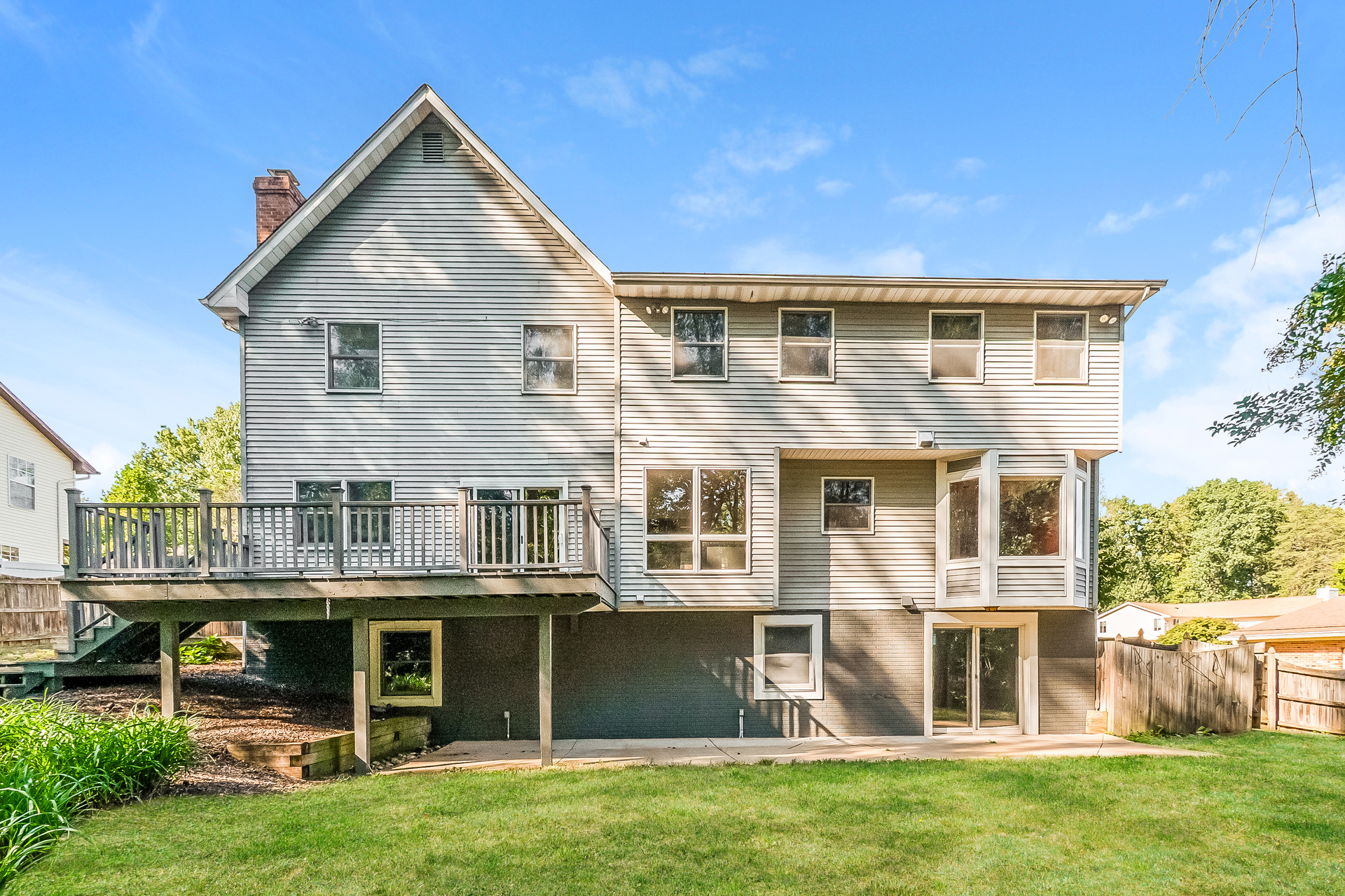 Photo 5 of 31 of 15074 Barkwood Dr, Woodbridge, VA