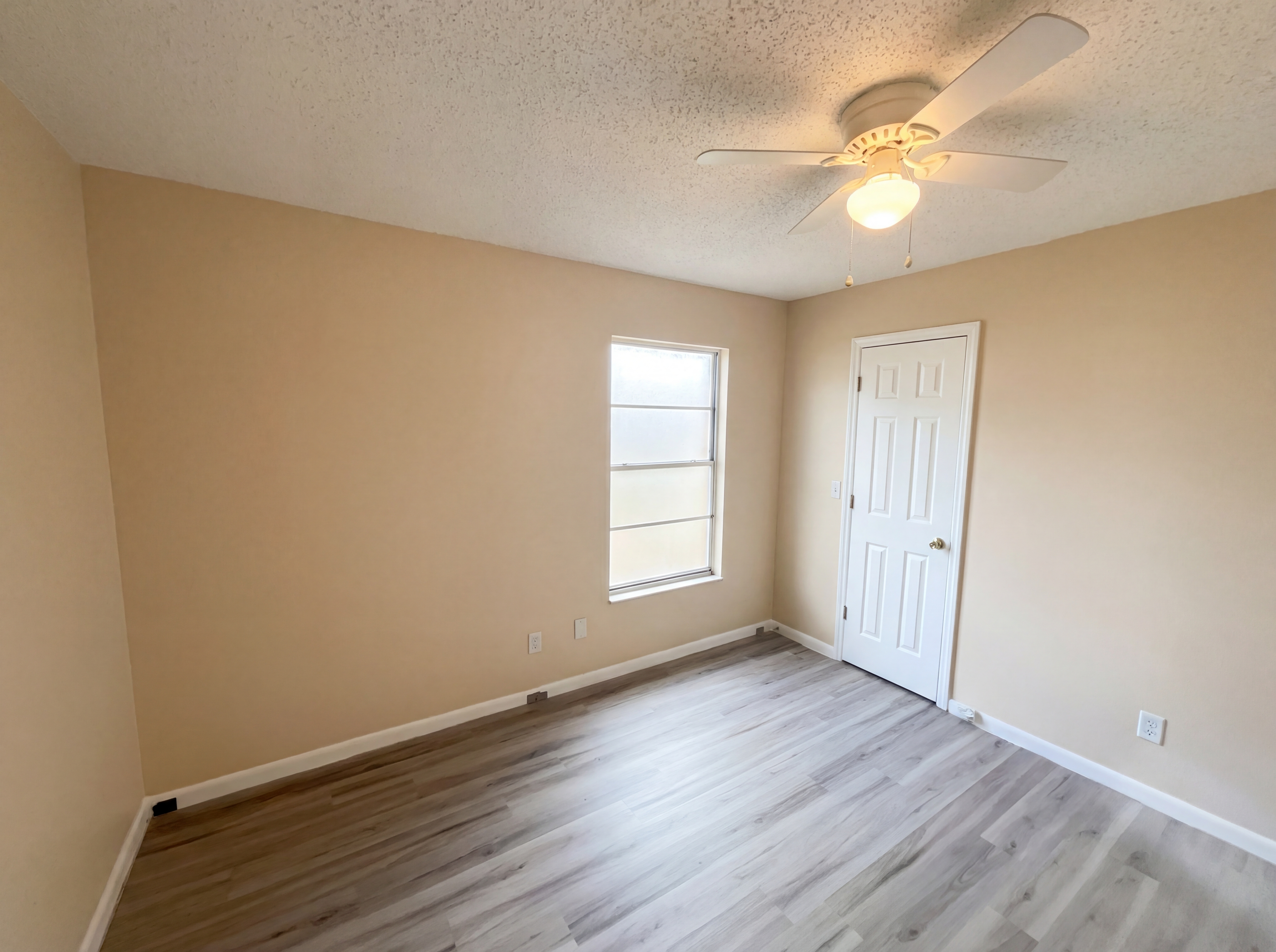 Photo 14 of 22 of 1118 SE Proctor Ln, Port Saint Lucie, FL