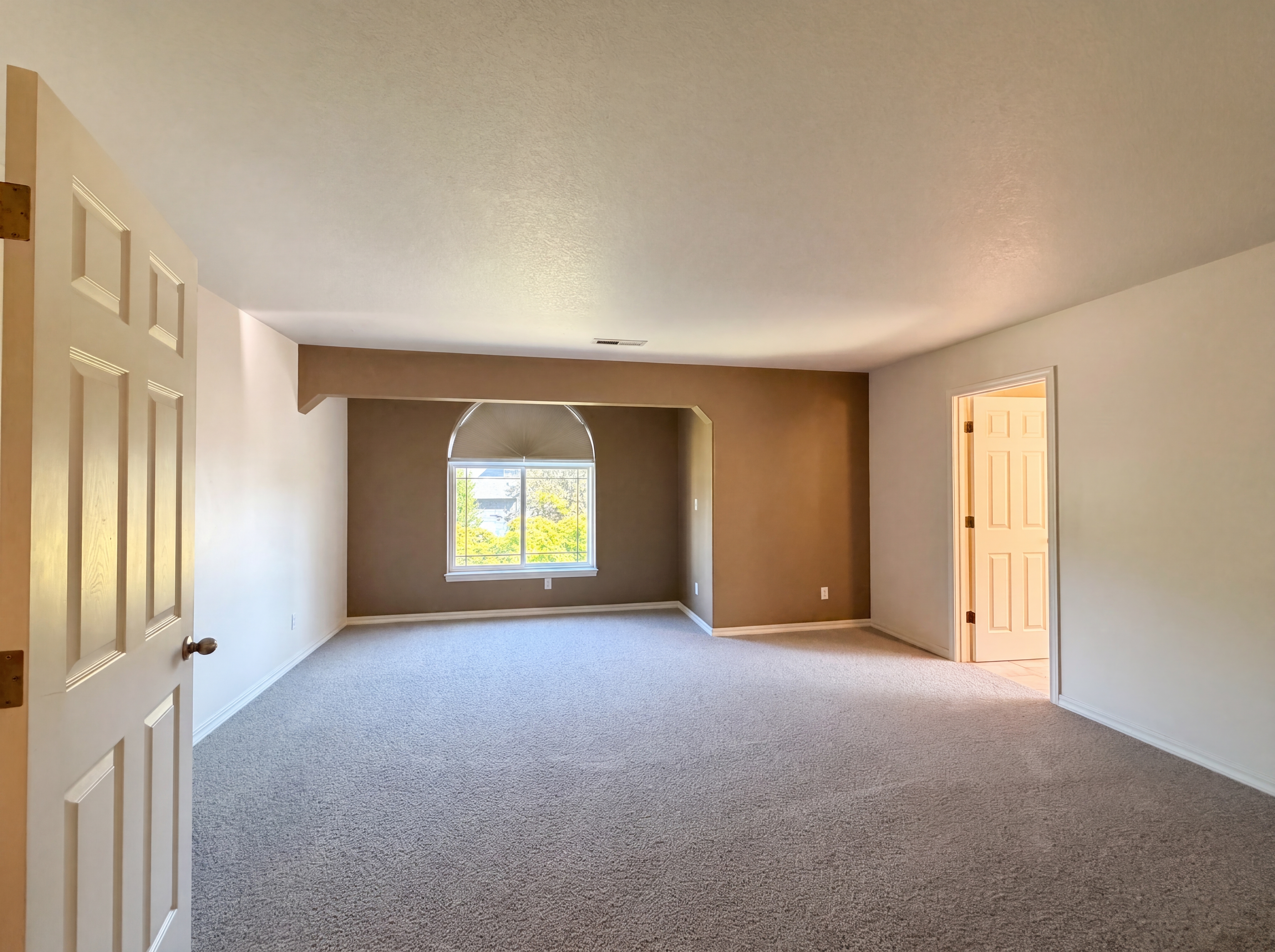 Photo 12 of 25 of 5880 SE Snowberry Ct, Hillsboro, OR