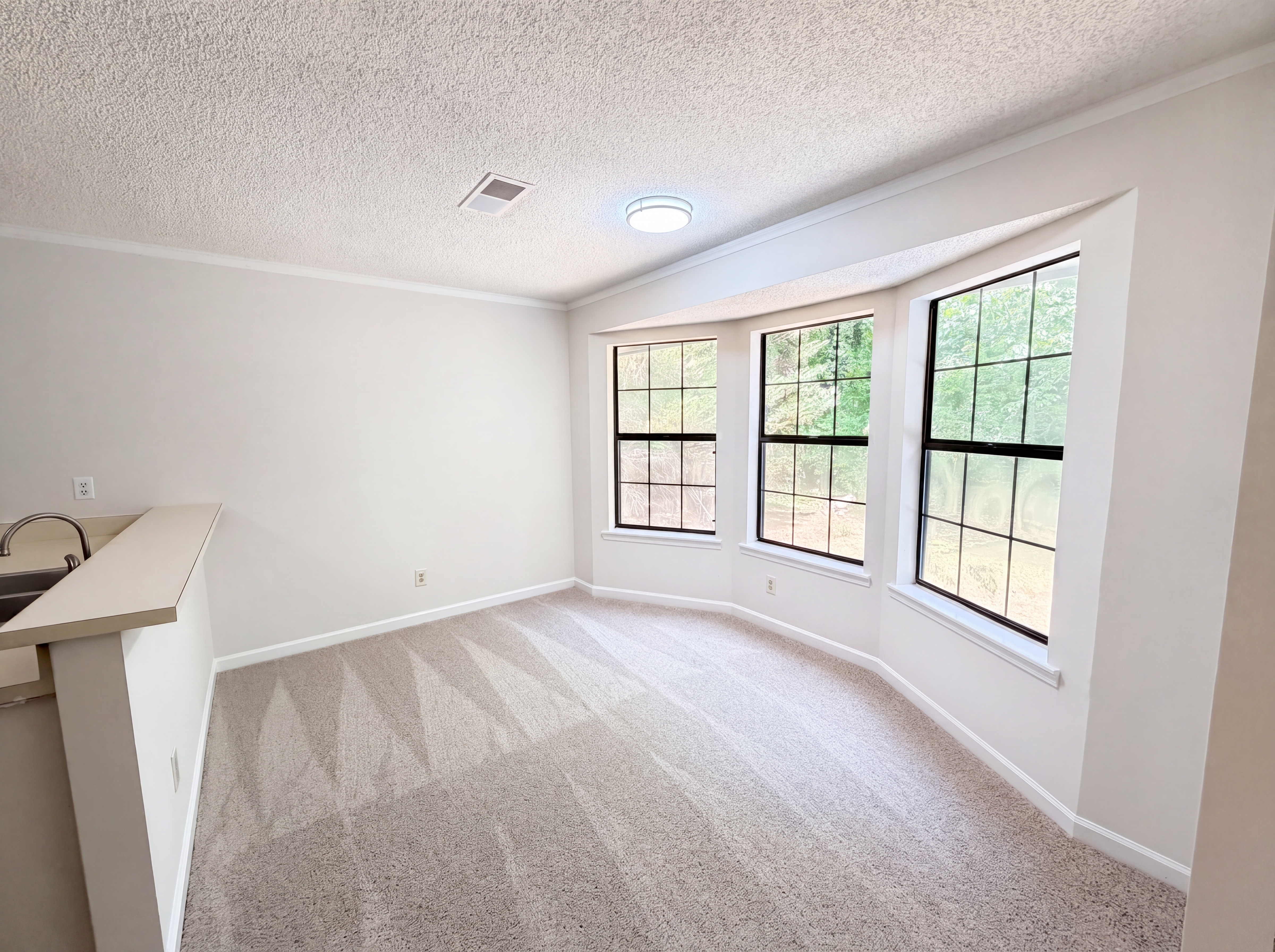 Photo 8 of 24 of 420 Creekside Ln, Woodstock, GA