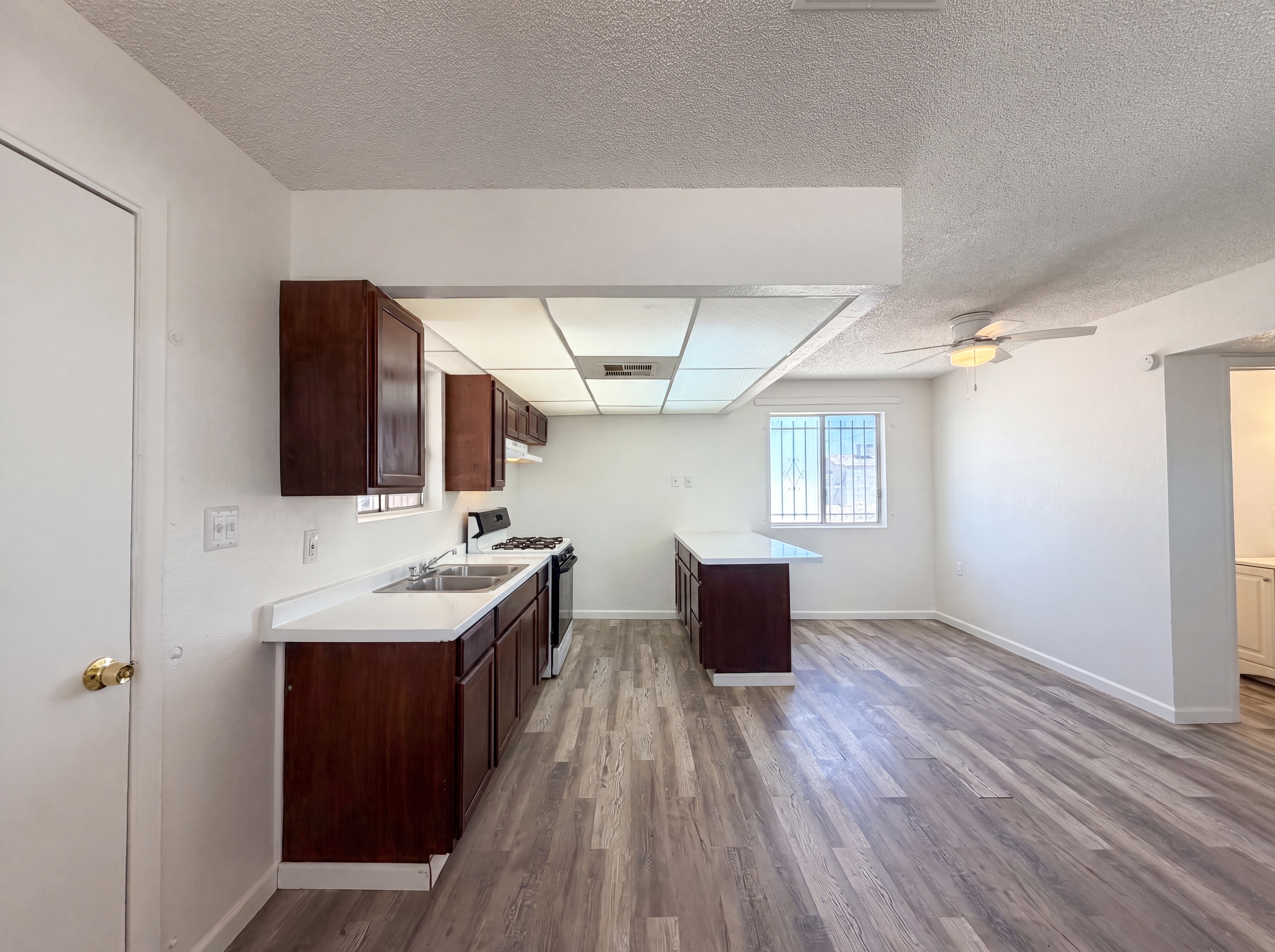 Photo 6 of 17 of 4451 S 20th St, Phoenix, AZ