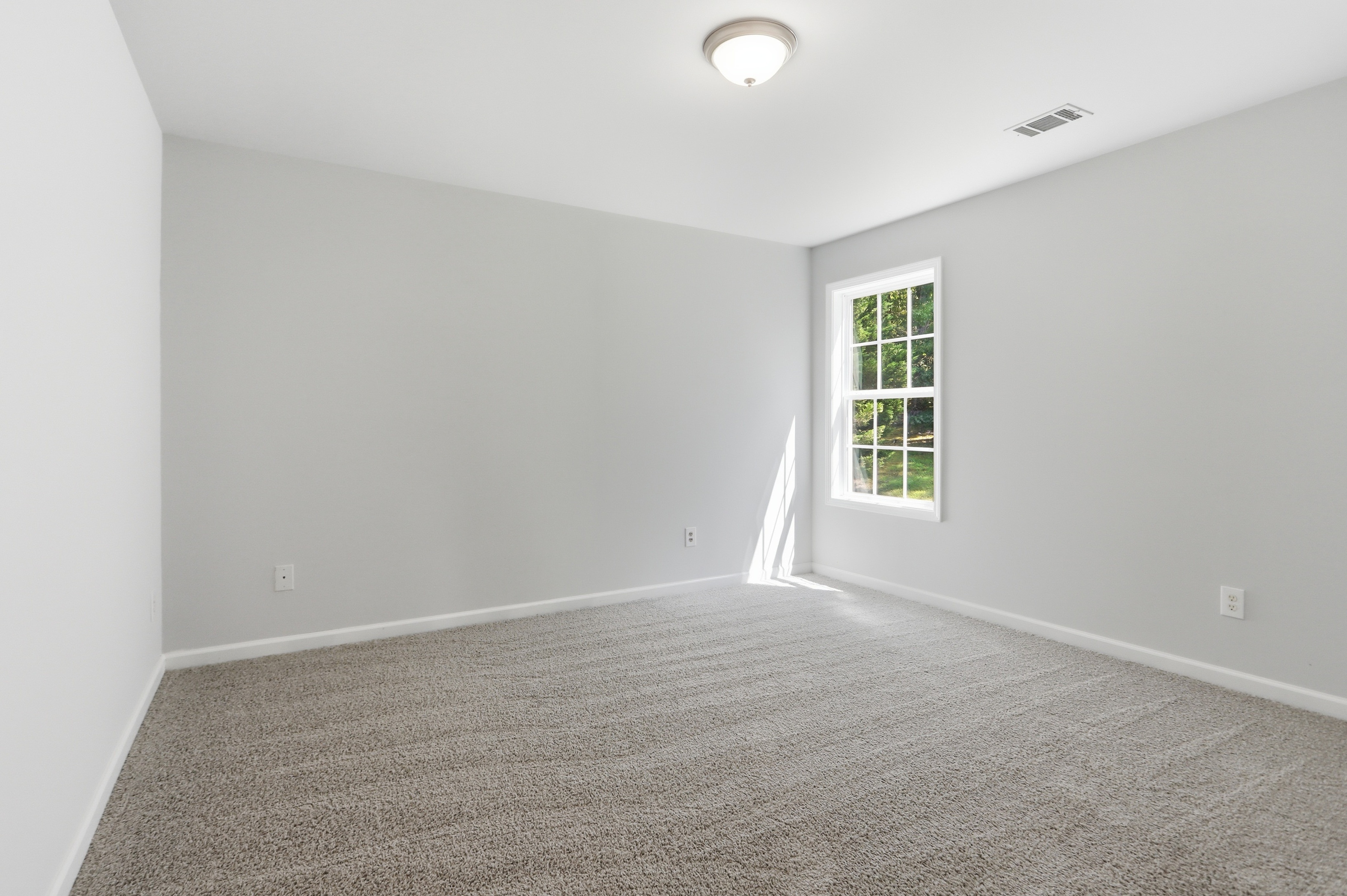 Photo 11 of 36 of 44 Fairwood Dr, Dallas, GA