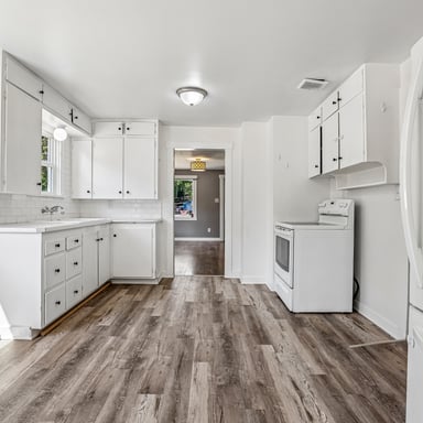 Property photo 2 of 6925 52nd Ave W