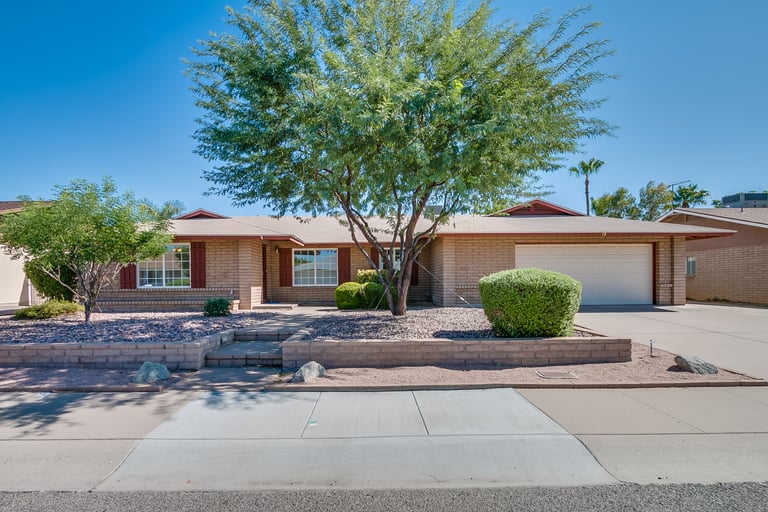 Photo 1 of 36 - 15 E Muriel Dr, Phoenix, AZ 85022