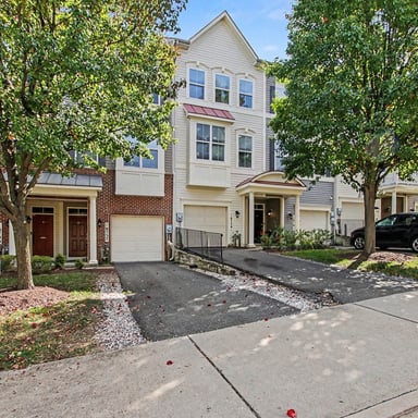 Property photo 1 of 16759 Shingle Oak Dr
