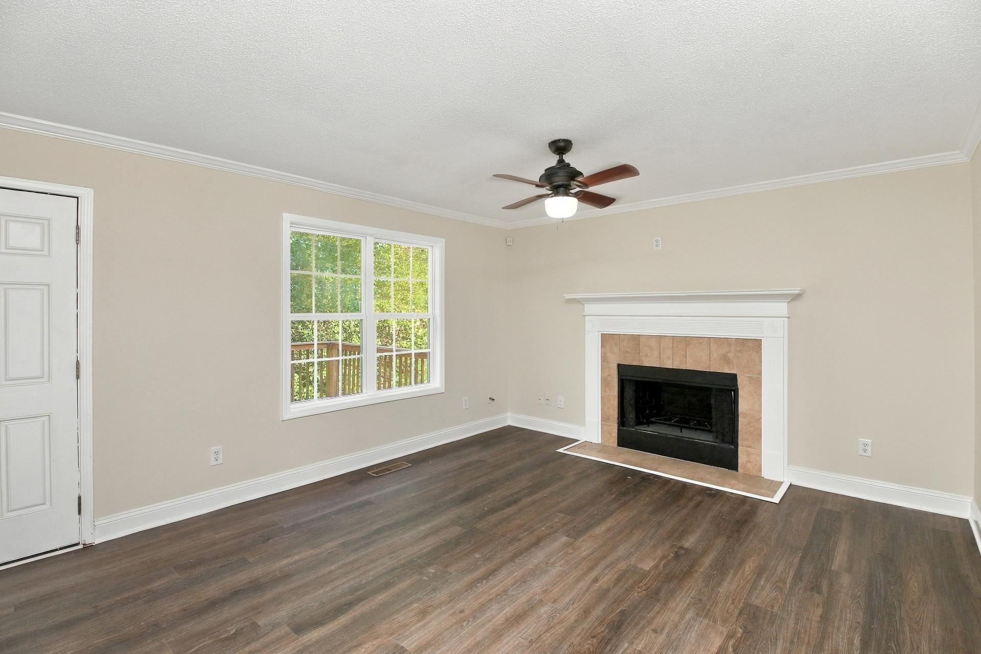 Photo 3 of 22 of 130 Stephanie Ln, Covington, GA