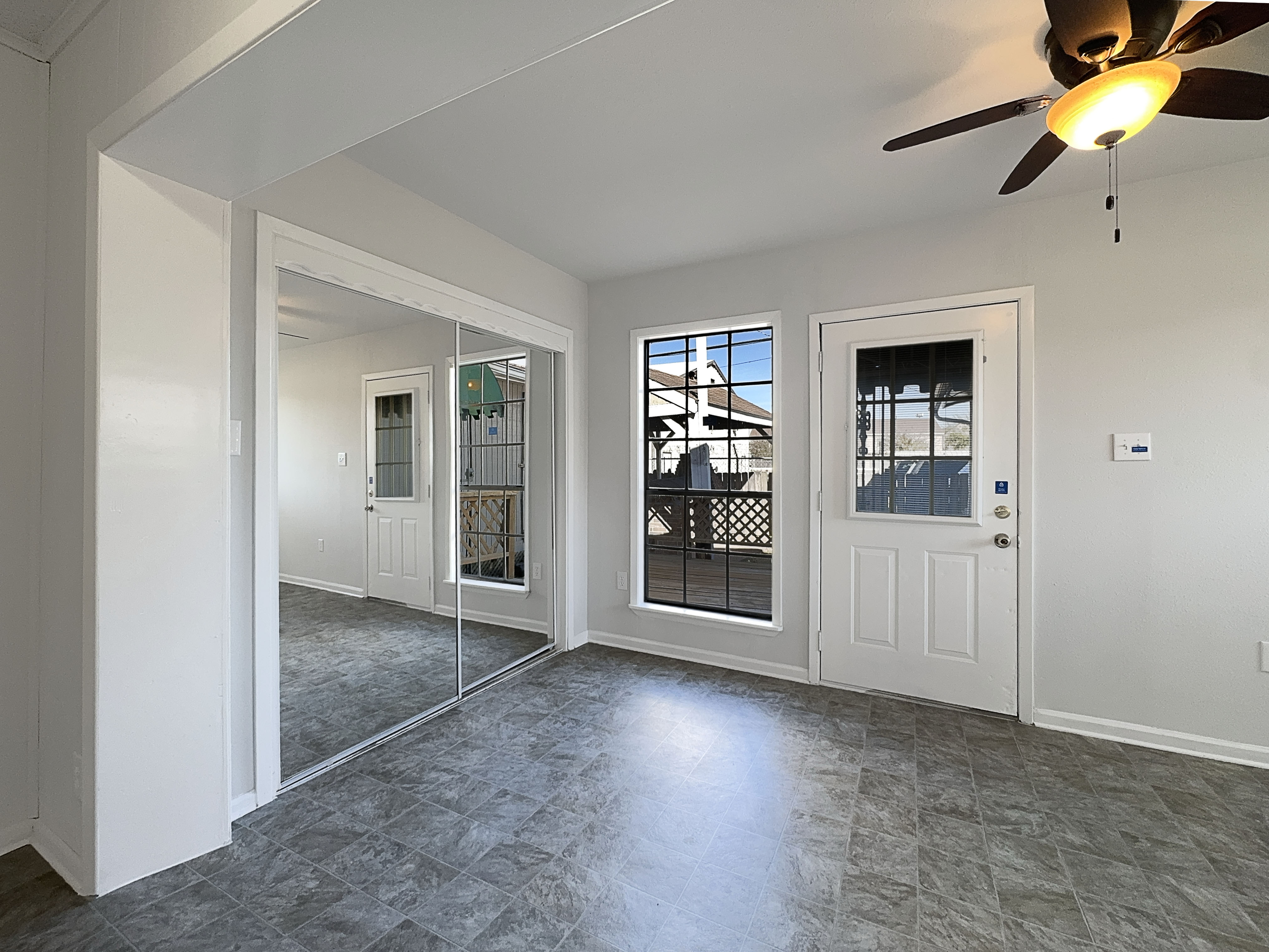 Photo 10 of 18 of 15311 Woodforest Blvd, Channelview, TX
