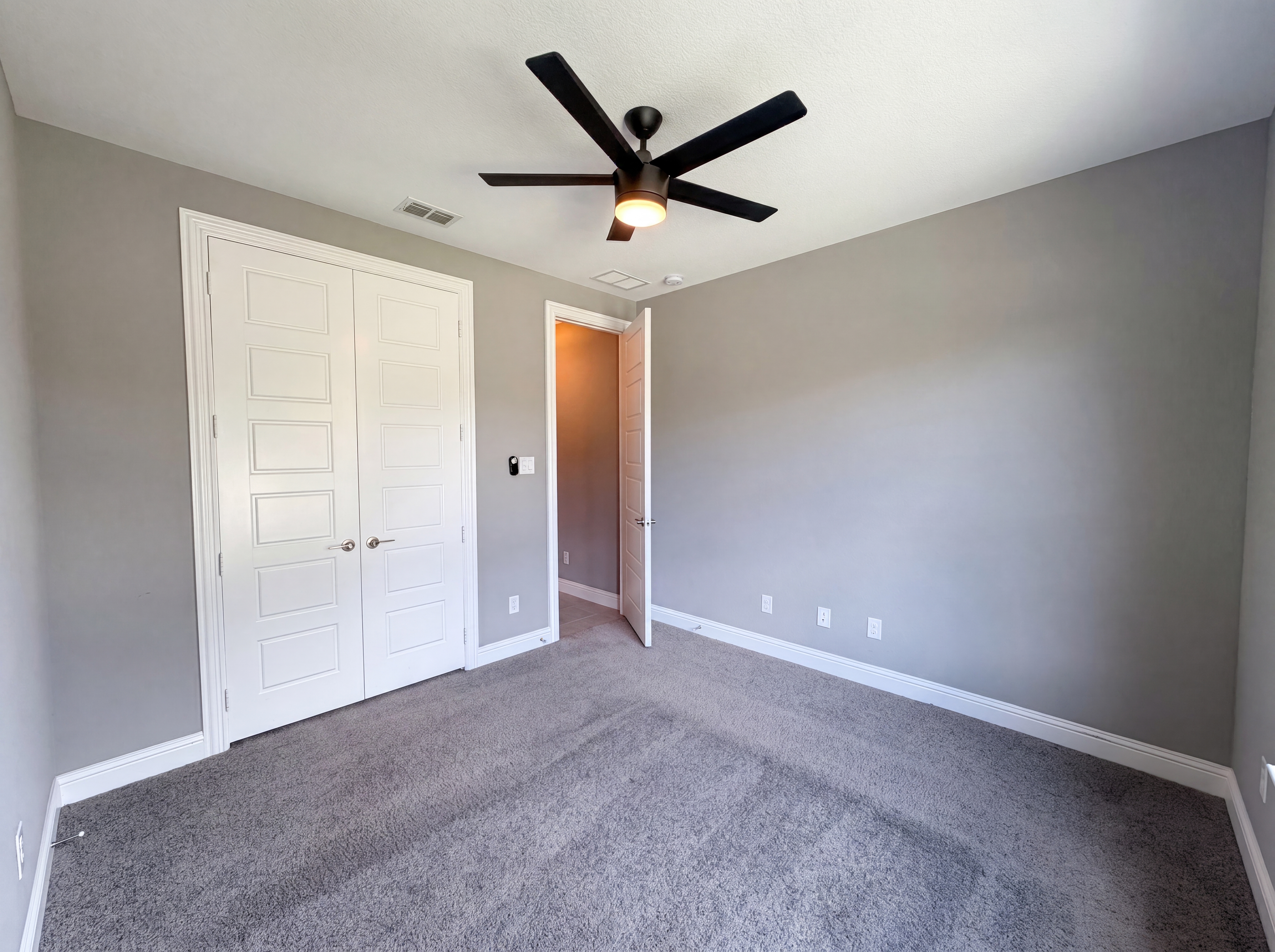 Photo 16 of 42 of 7221 Durand Dr, Irving, TX